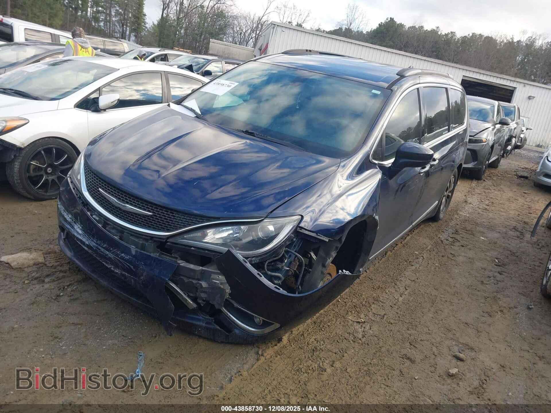 2017 CHRYSLER PACIFICA - VIN: 2C4RC1BG2HR771592 - Photo 2