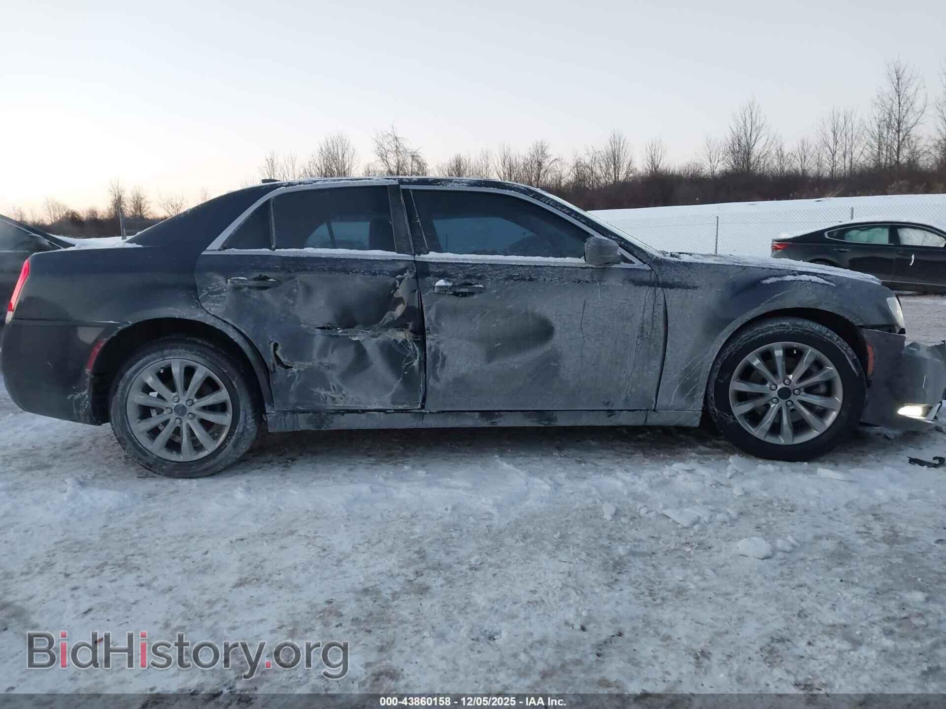 2016 CHRYSLER 300 - VIN: 2C3CCARG3GH344281 - Фото 14