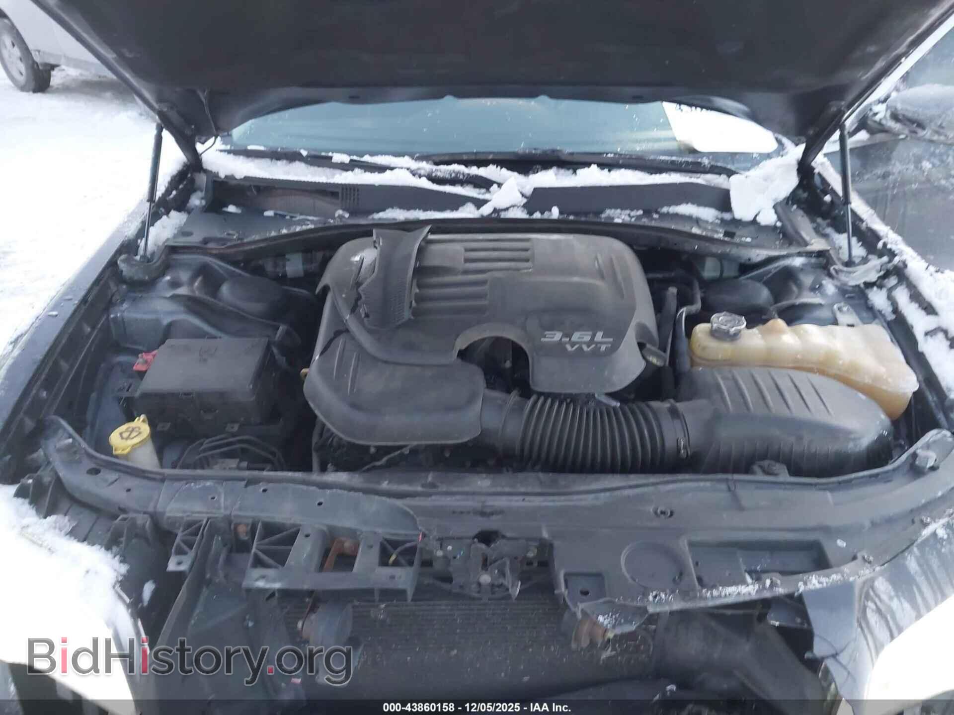2016 CHRYSLER 300 - VIN: 2C3CCARG3GH344281 - Фото 10