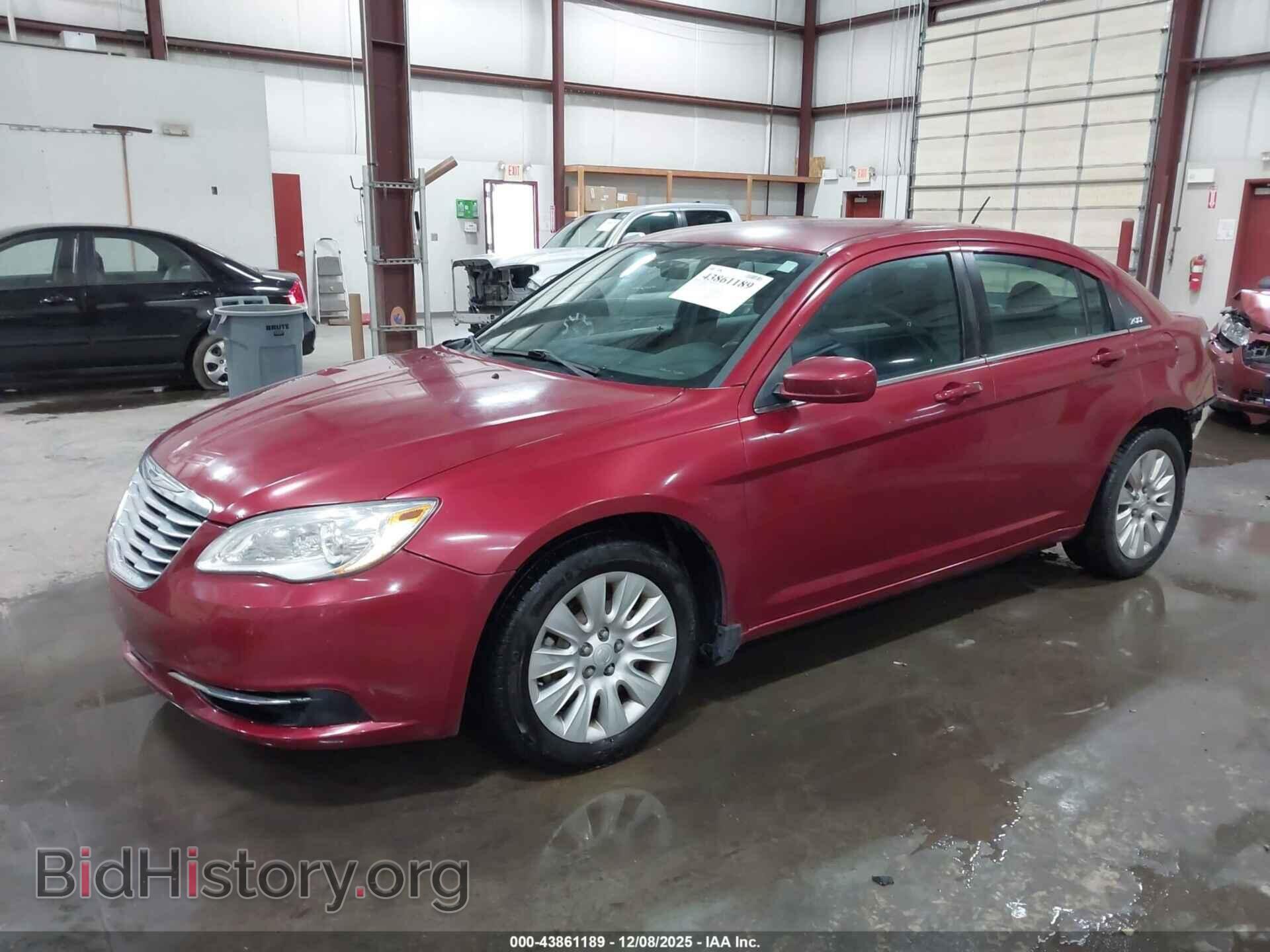 2014 CHRYSLER 200 - VIN: 1C3CCBAB1EN230502 - Фото 2