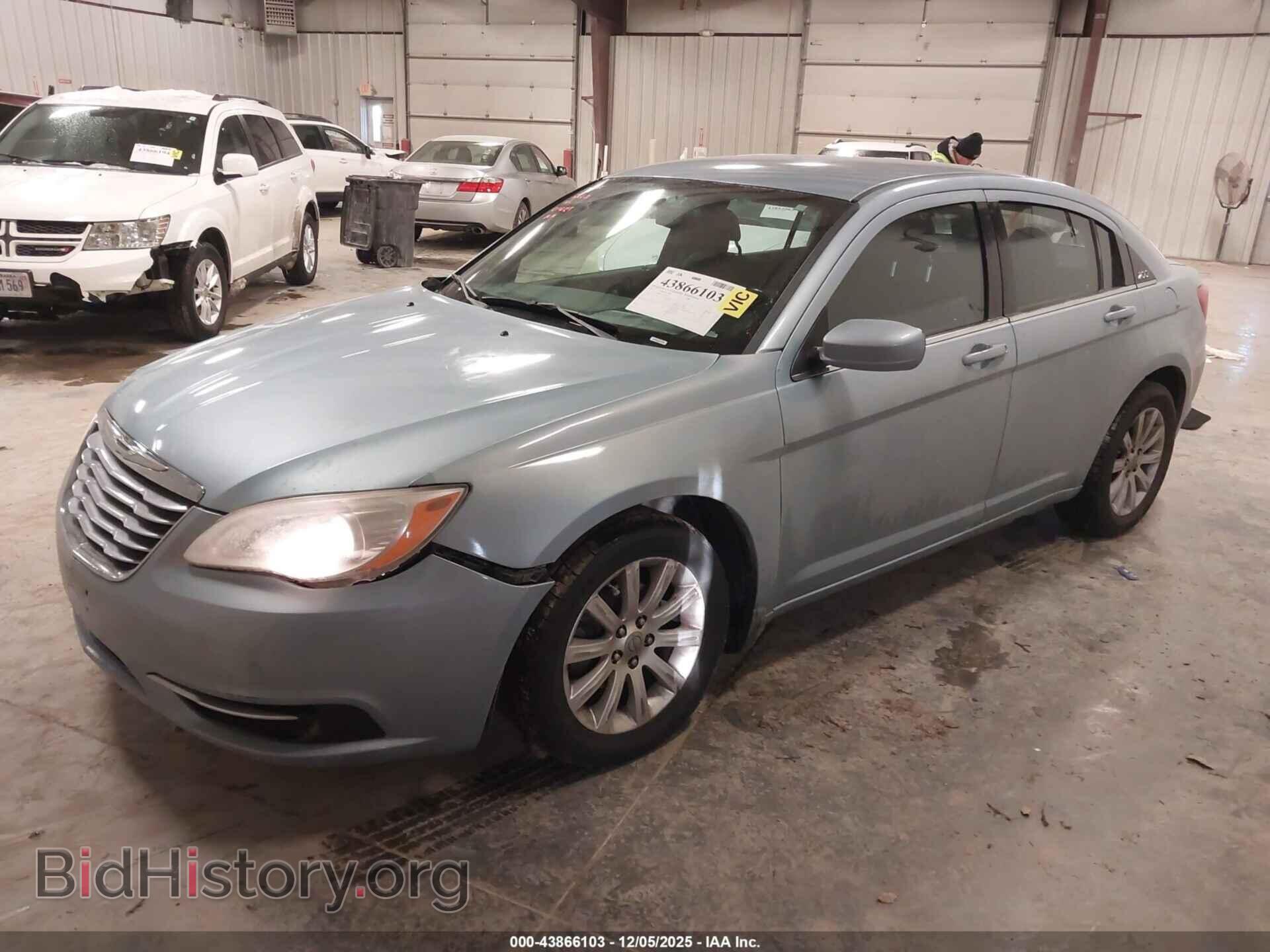 2013 CHRYSLER 200 - VIN: 1C3CCBBB7DN505352 - Photo 2