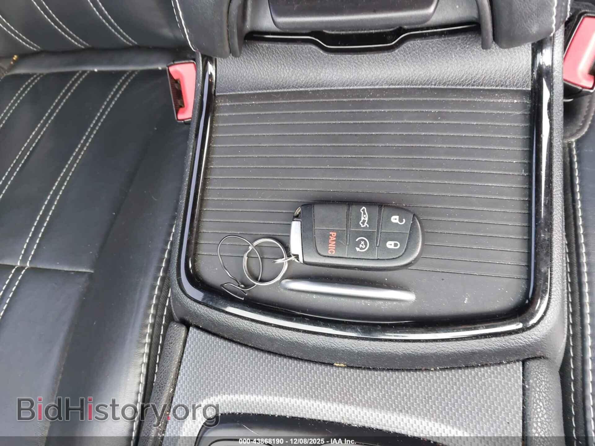 2016 CHRYSLER 300 - VIN: 2C3CCAGG7GH208982 - Photo 11