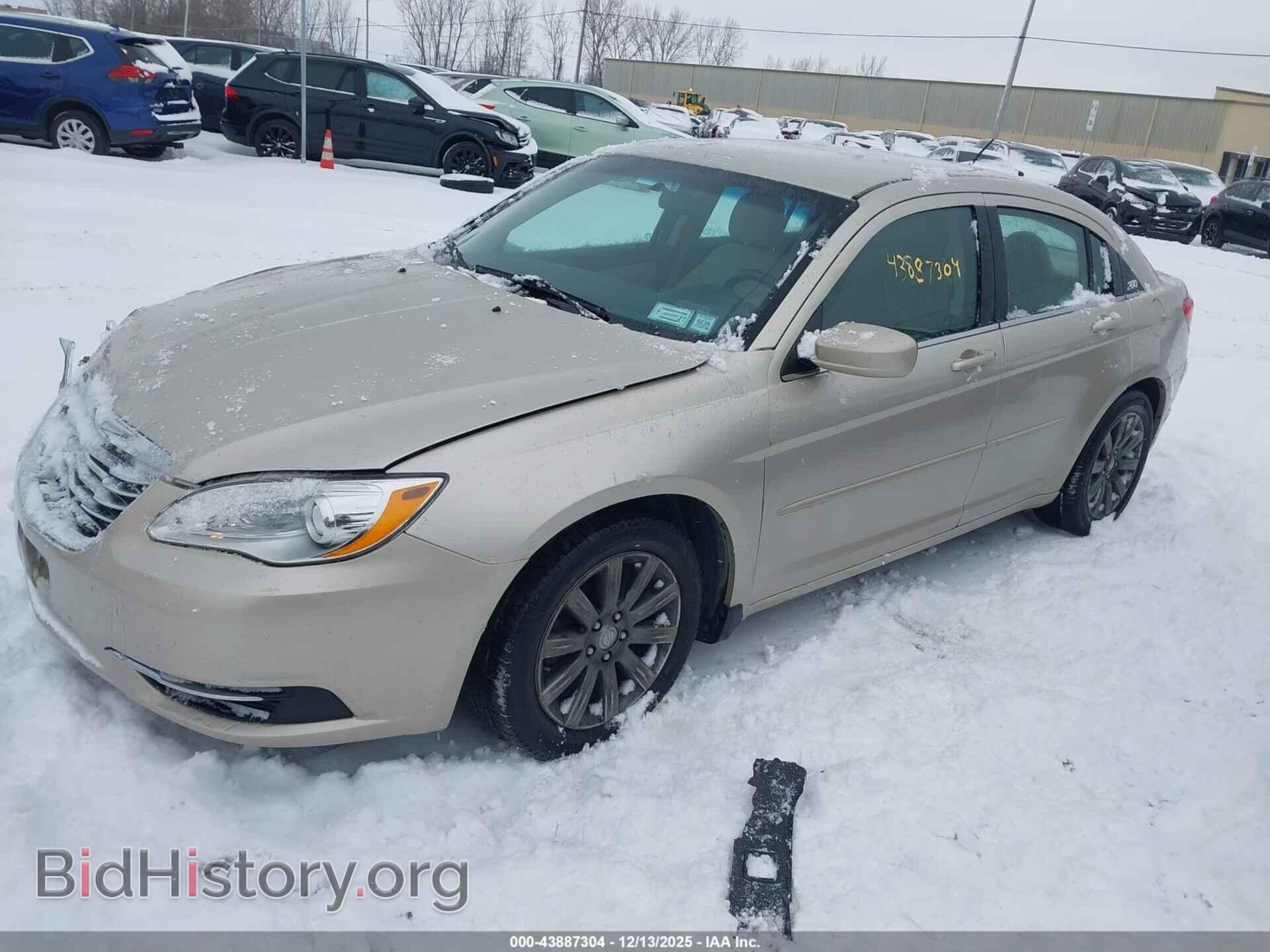 2013 CHRYSLER 200 - VIN: 1C3CCBBG3DN659262 - Фото 2