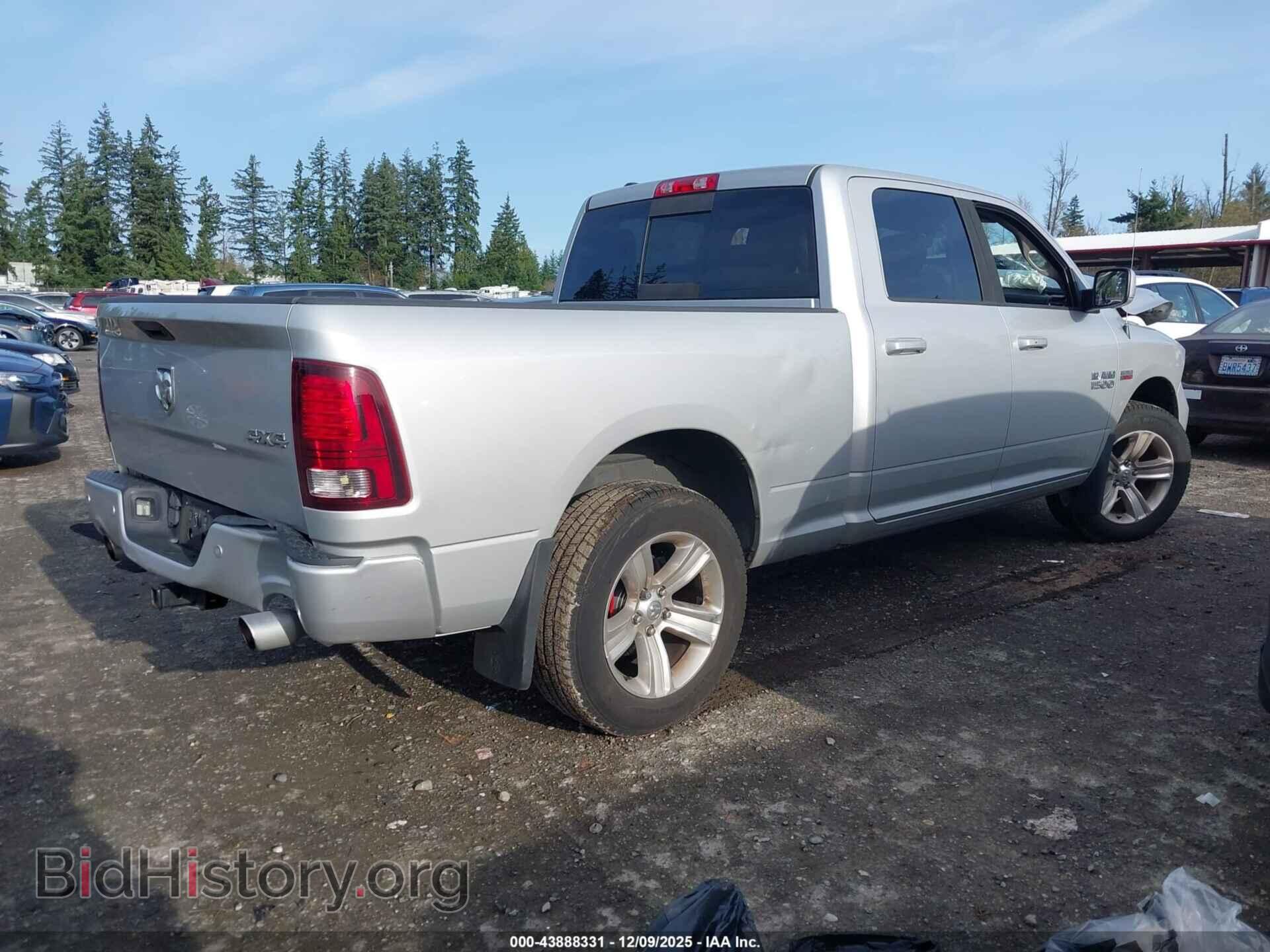 2015 RAM 1500 - VIN: 1C6RR7UT3FS637270 - Фото 4