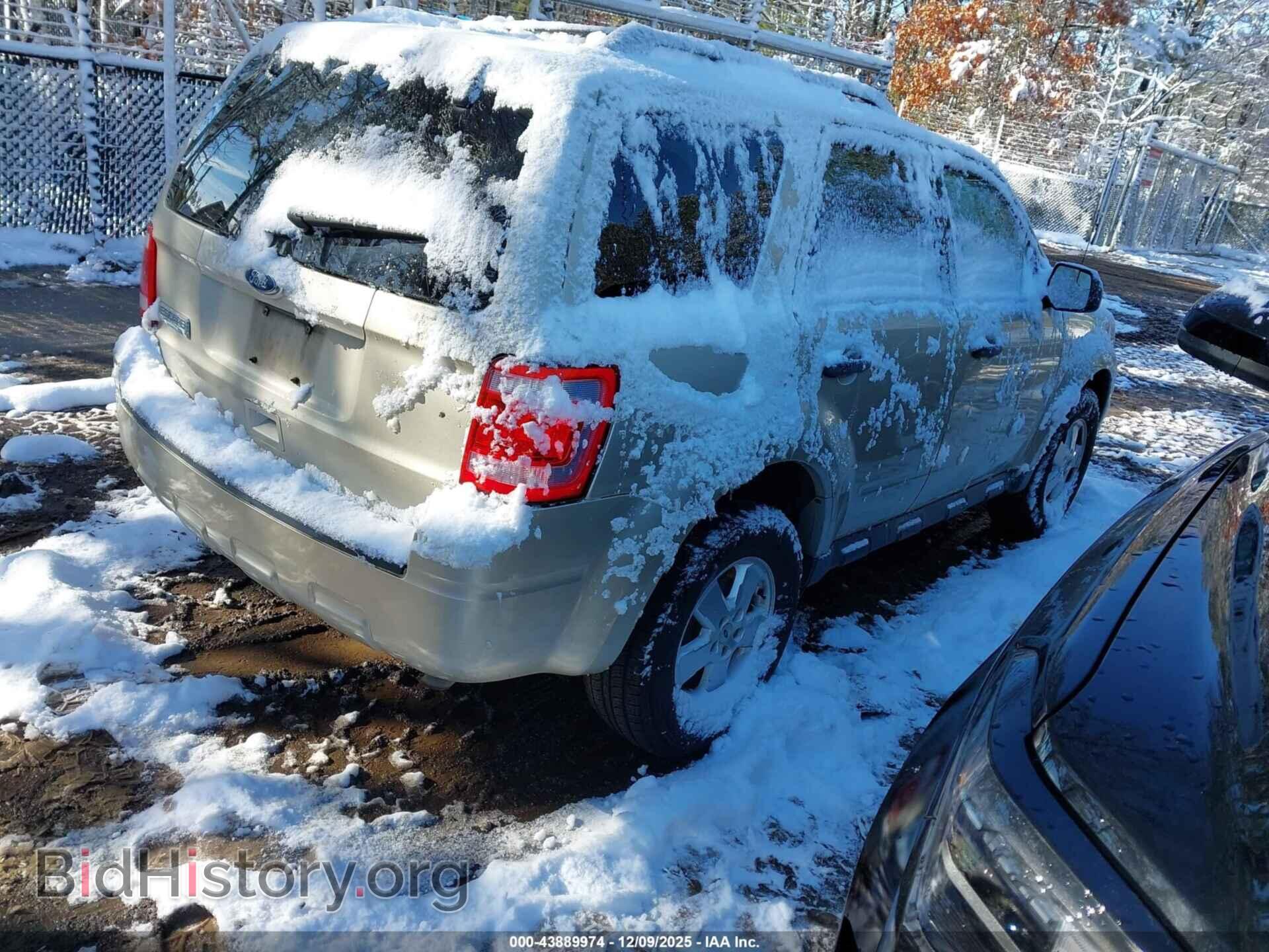 2011 FORD ESCAPE - VIN: 1FMCU0D74BKB57784 - Фото 4