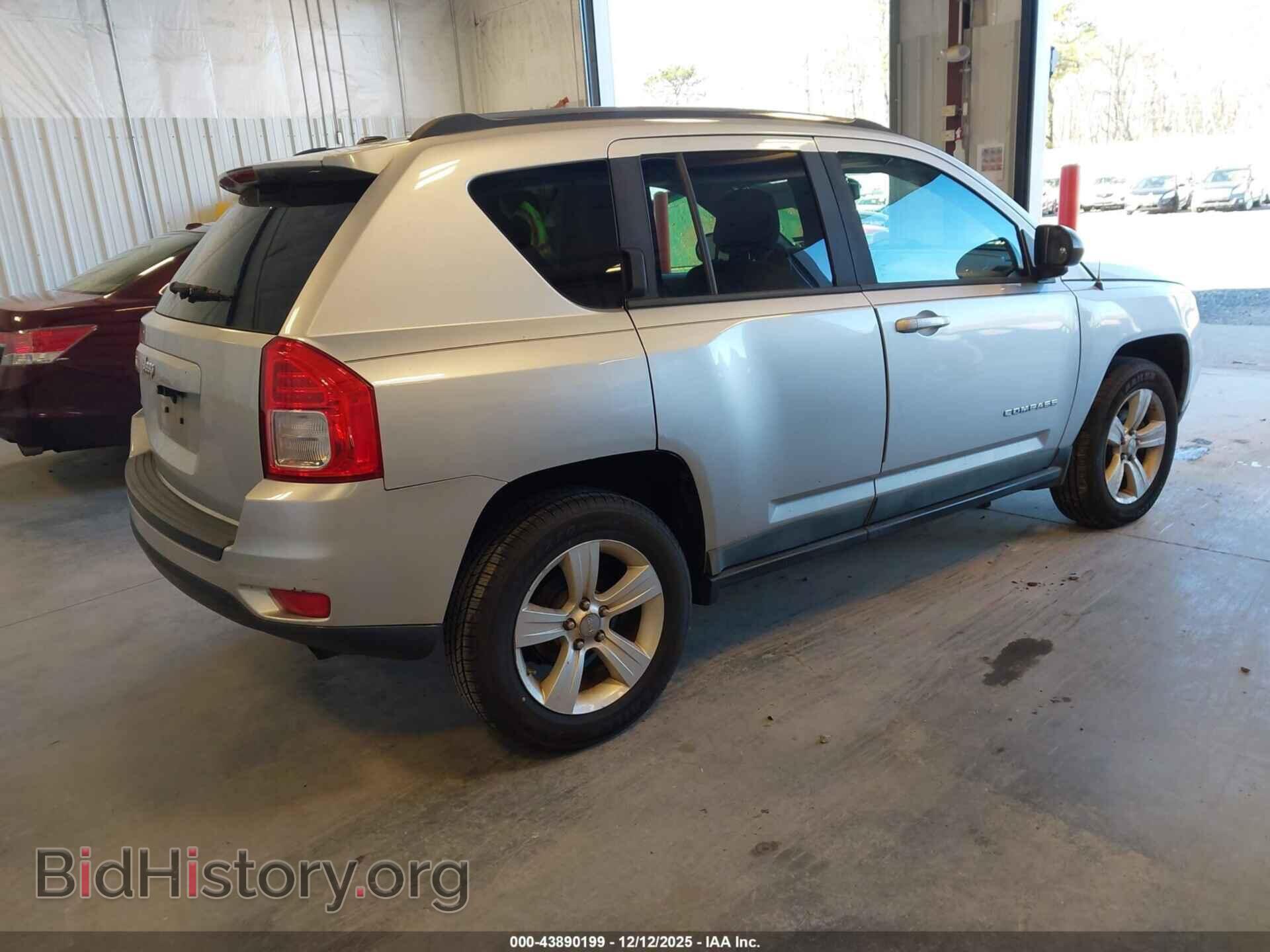 2011 JEEP COMPASS - VIN: 1J4NF1FB7BD276846 - Photo 4