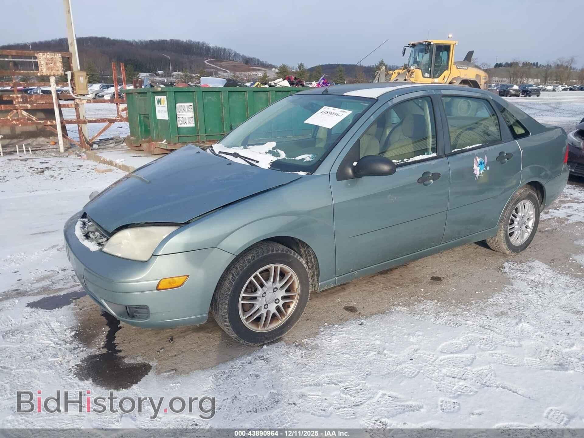 2005 FORD FOCUS - VIN: 1FAFP34N75W209811 - Фото 2