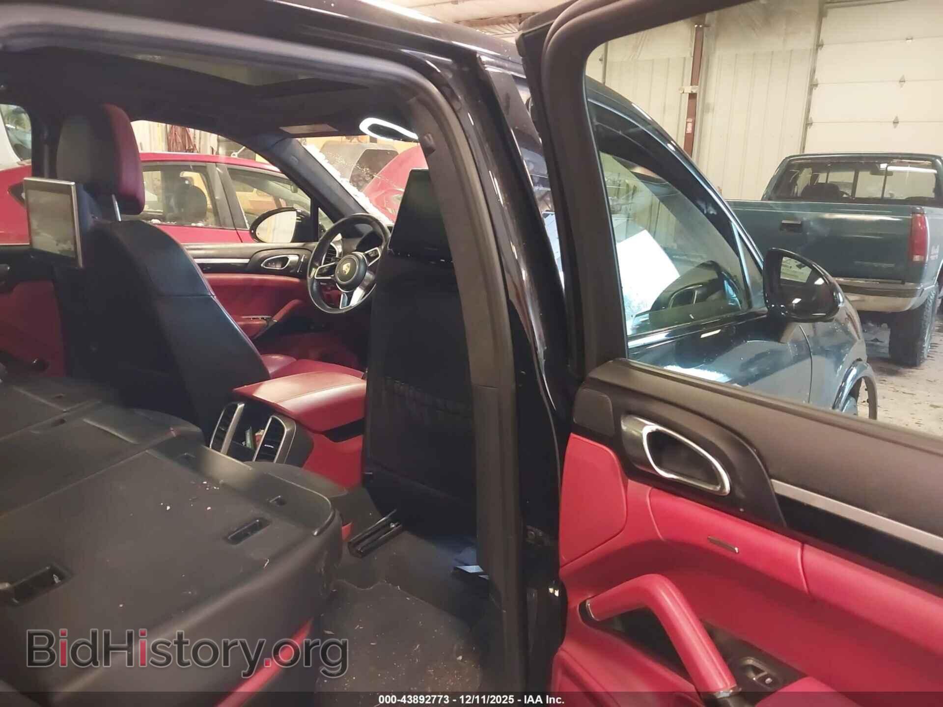 2016 PORSCHE CAYENNE - VIN: WP1AD2A2XGLA78894 - Фото 8