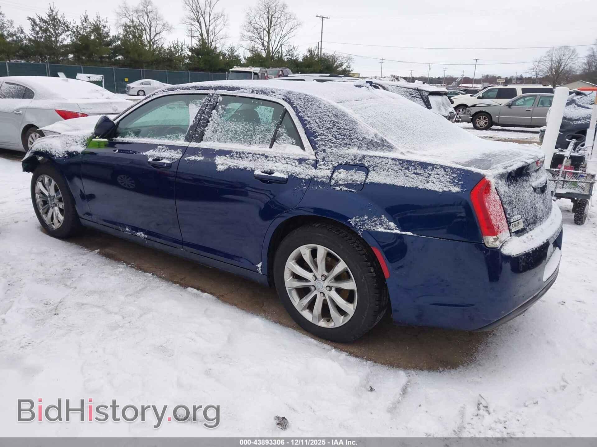 2017 CHRYSLER 300 - VIN: 2C3CCARG3HH622078 - Фото 3