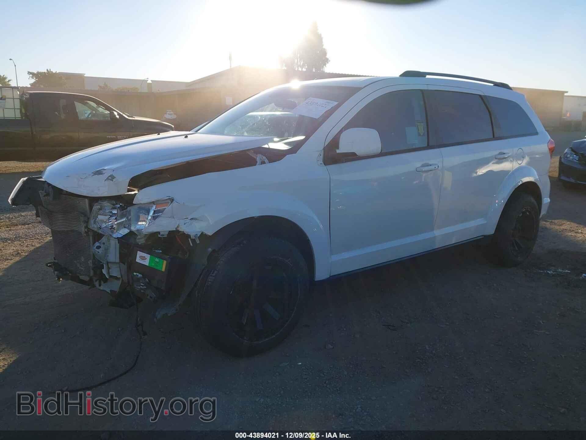 2017 DODGE JOURNEY - VIN: 3C4PDCBG7HT523092 - Фото 2