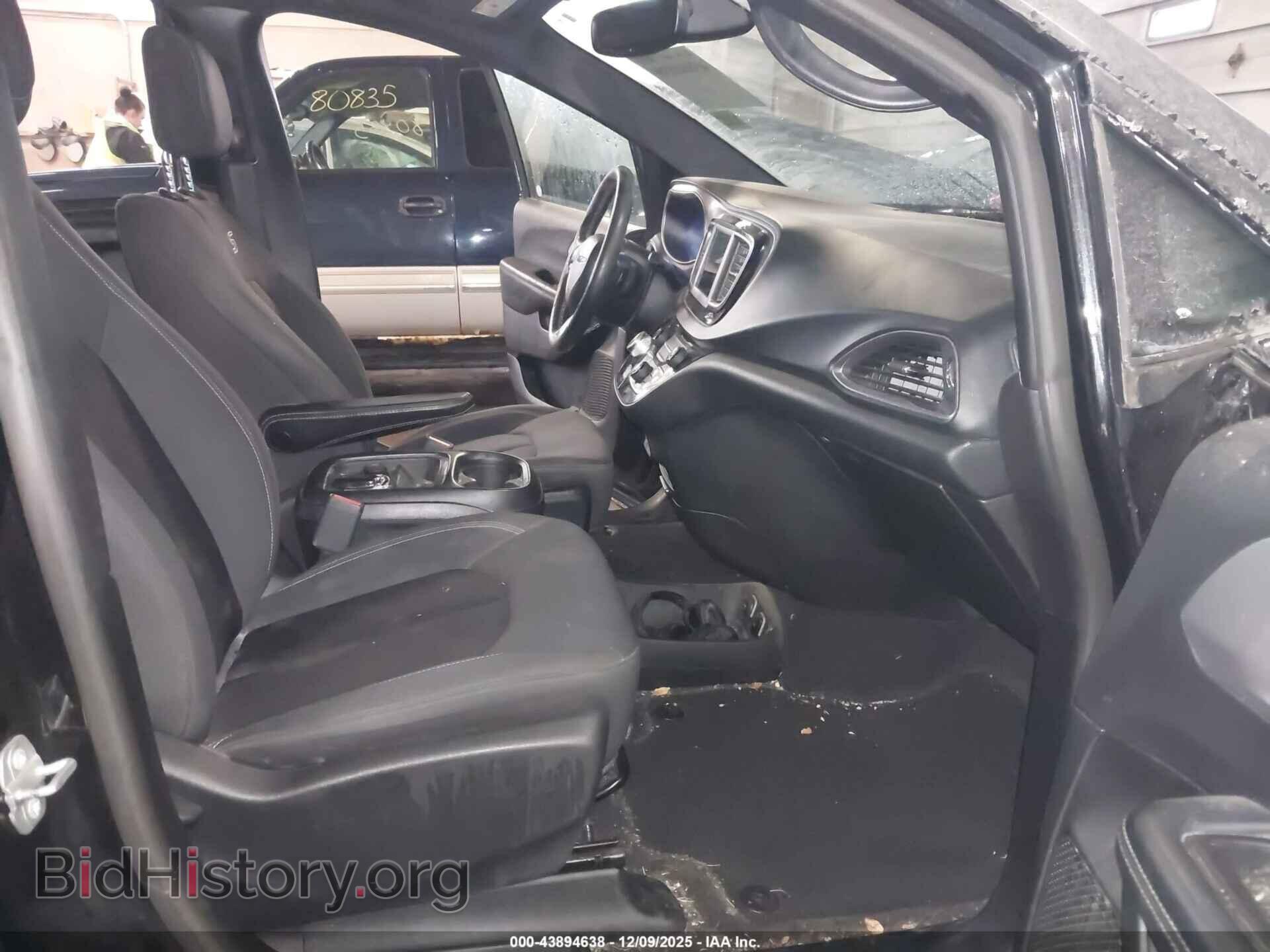 2019 CHRYSLER PACIFICA - VIN: 2C4RC1FG2KR638588 - Photo 5