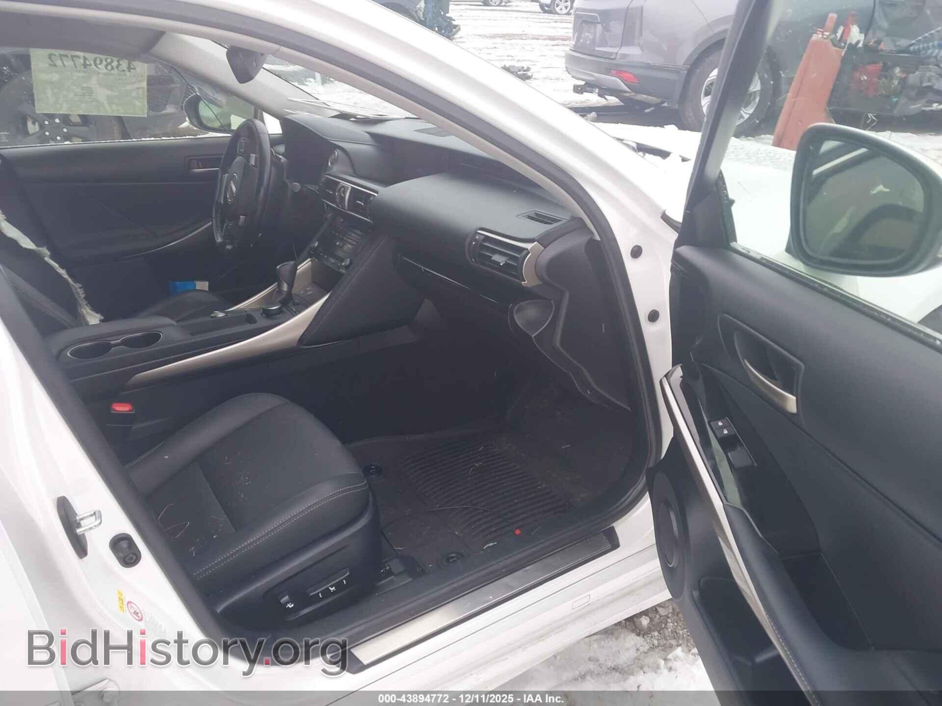 2017 LEXUS IS 300 - VIN: JTHCM1D20H5016375 - Photo 5