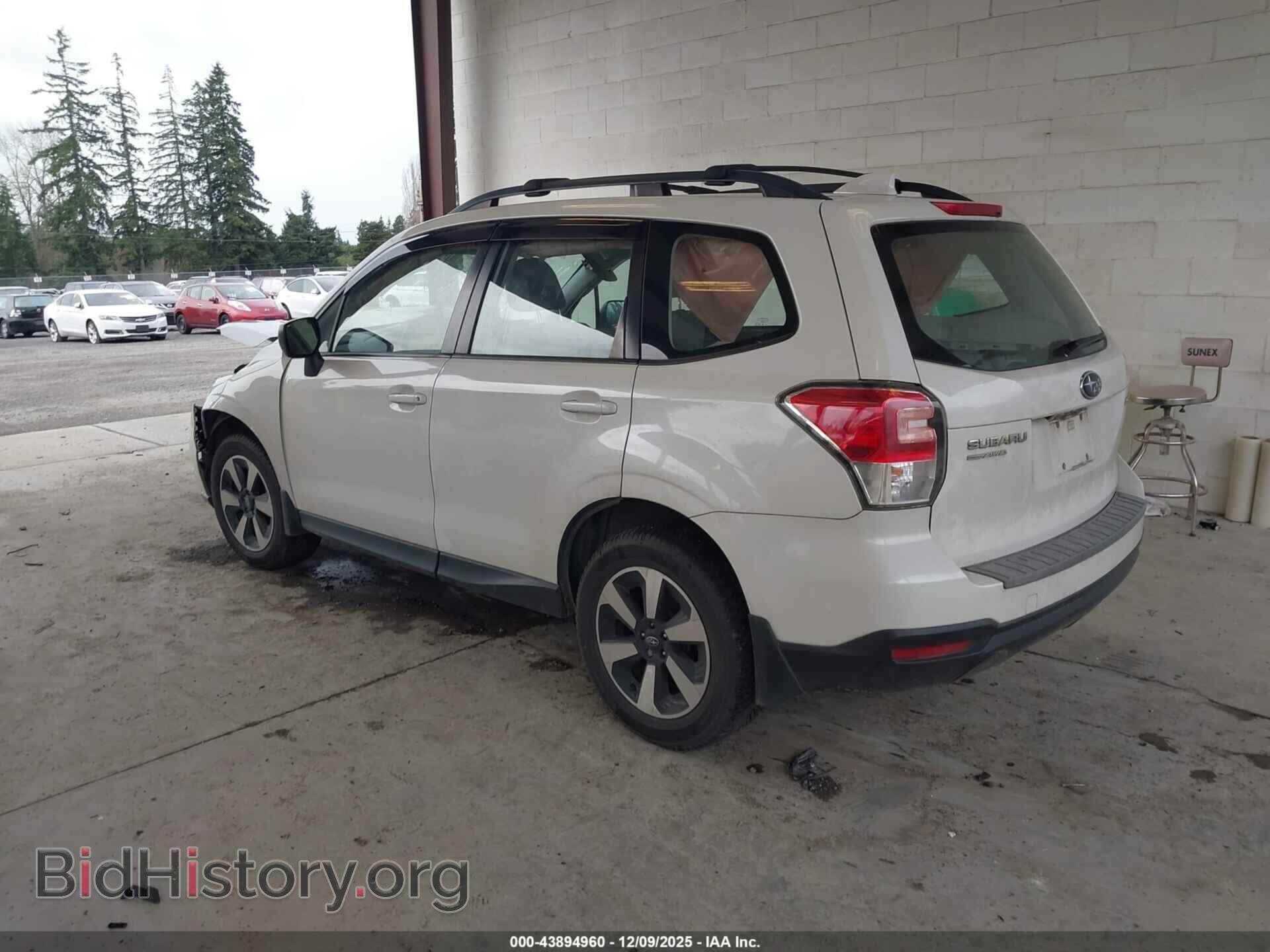 2018 SUBARU FORESTER - VIN: JF2SJABC8JH423982 - Фото 3