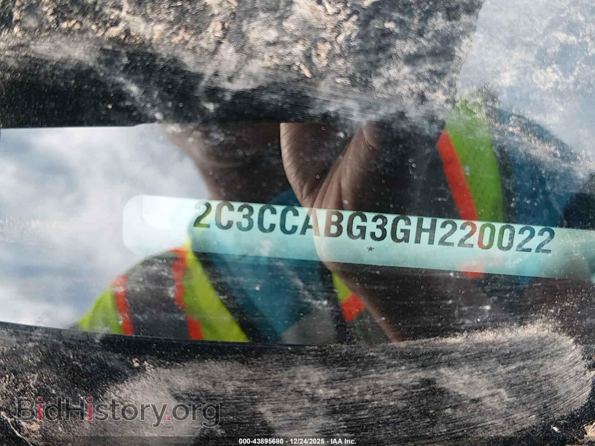 2016 CHRYSLER 300 - VIN: 2C3CCABG3GH220022 - Фото 9