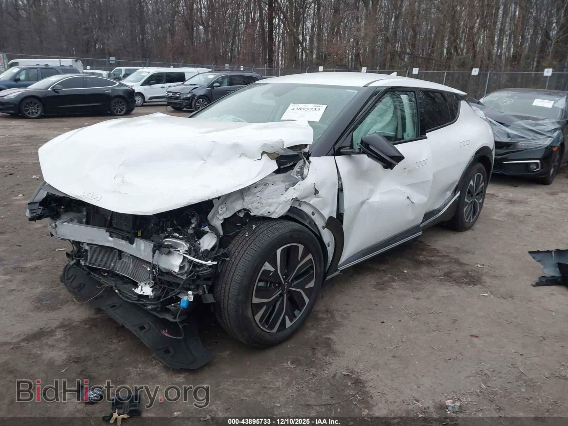 2022 KIA EV6 - VIN: KNDC3DLC2N5042665 - Photo 2