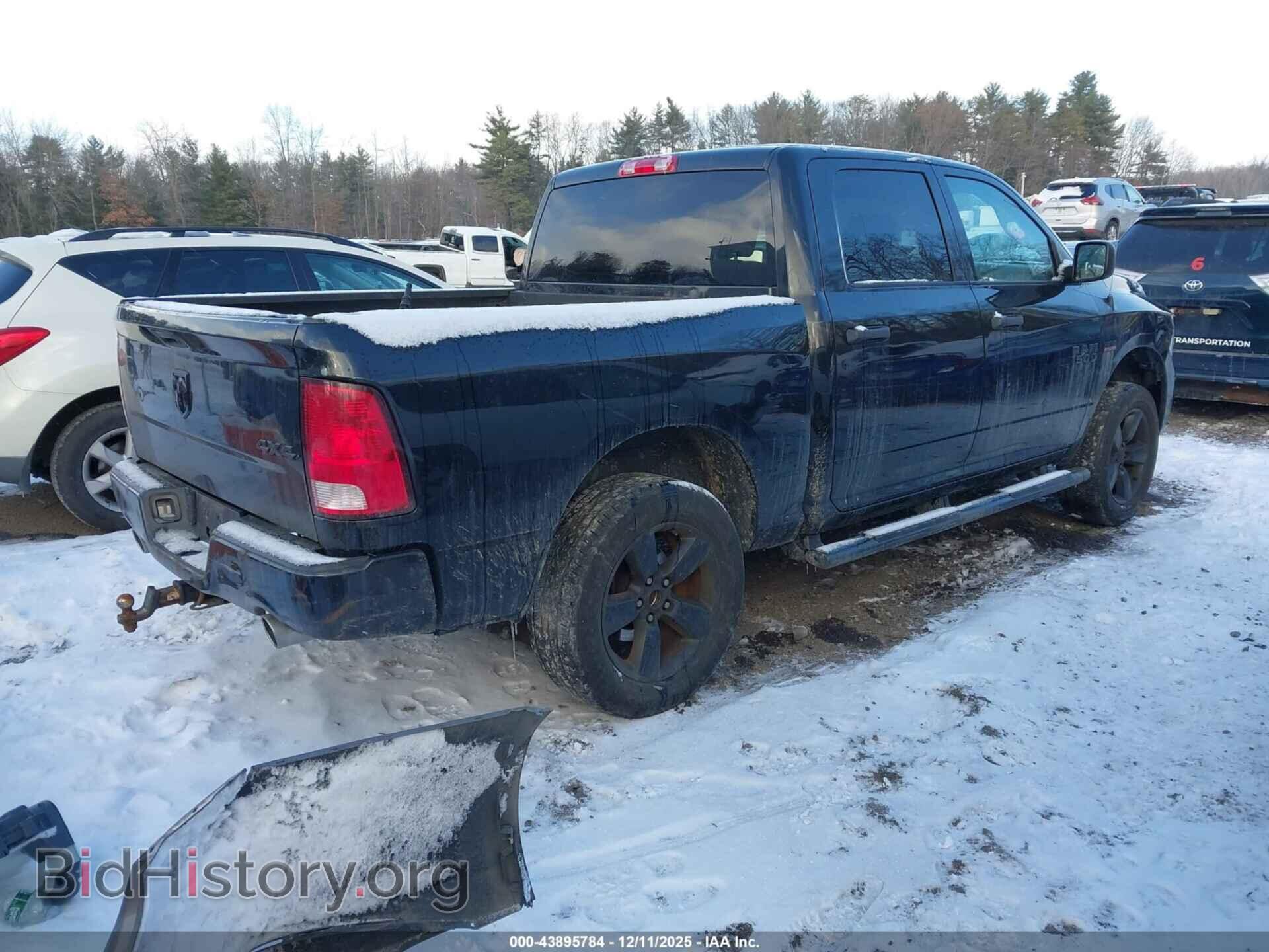 2017 RAM 1500 - VIN: 3C6RR7KT3HG594725 - Фото 4