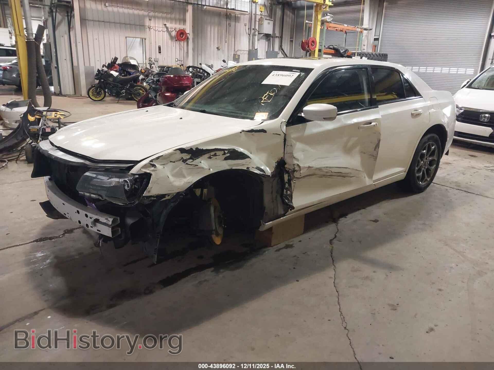 2015 CHRYSLER 300 - VIN: 2C3CCAGG1FH763845 - Фото 2