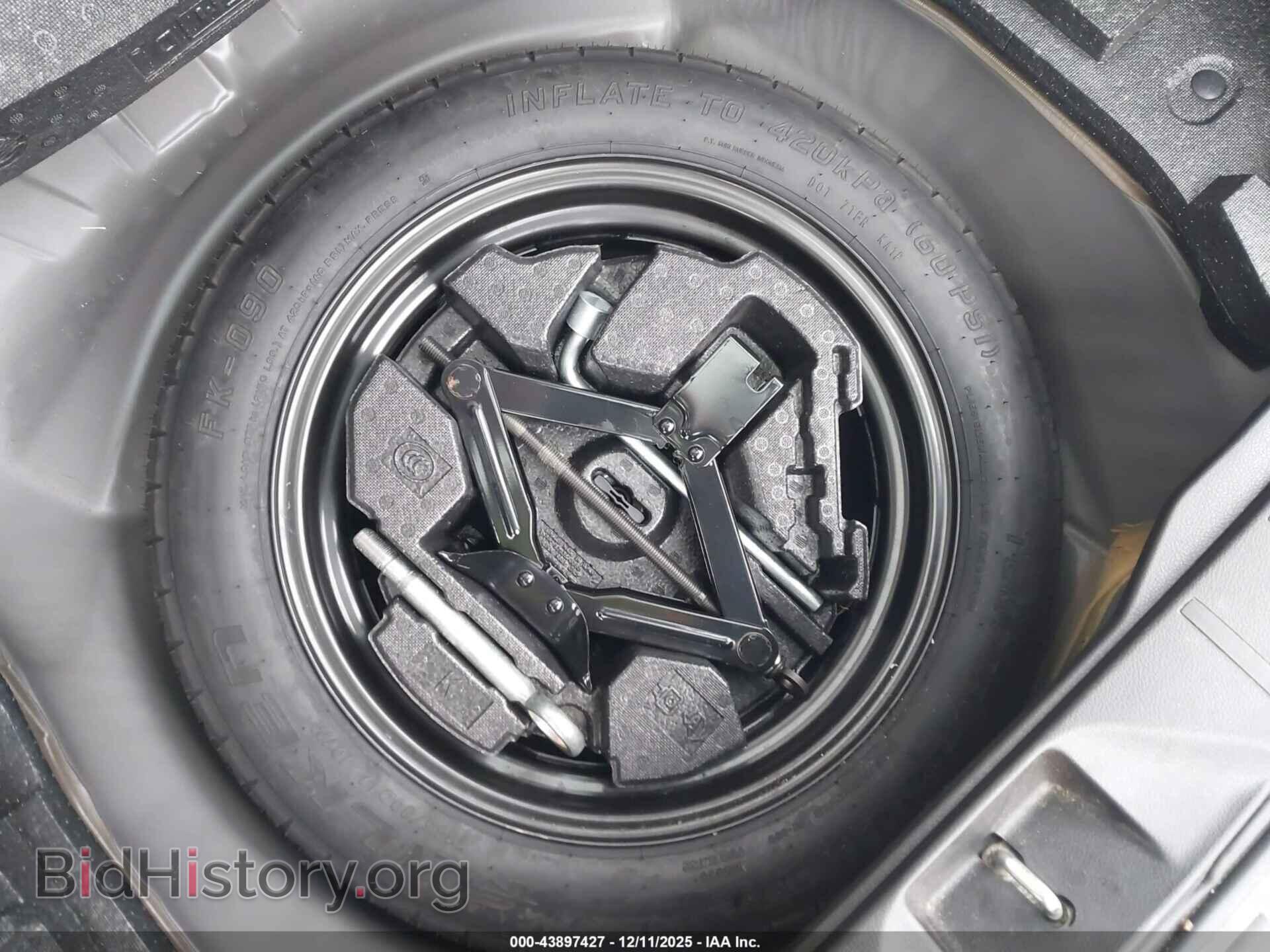 2018 SUBARU FORESTER - VIN: JF2SJAGC8JH504134 - Фото 12