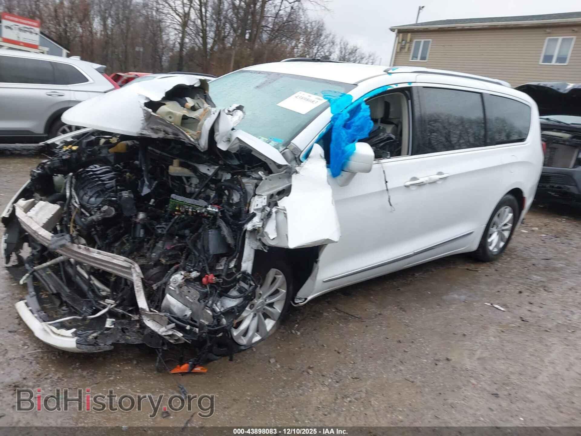 2018 CHRYSLER PACIFICA - VIN: 2C4RC1BG6JR143816 - Фото 2