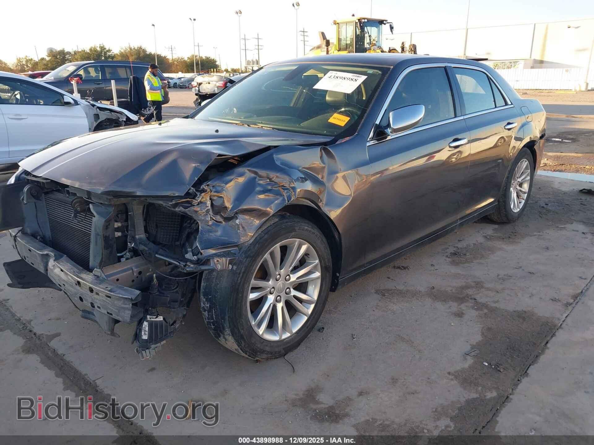 2017 CHRYSLER 300C - VIN: 2C3CCAEG8HH646091 - Фото 2