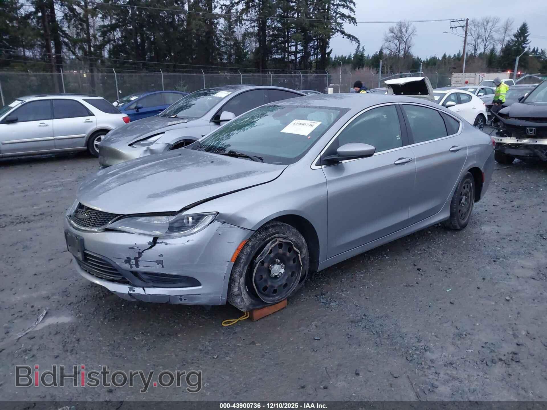 2016 CHRYSLER 200 - VIN: 1C3CCCFB4GN121257 - Фото 2