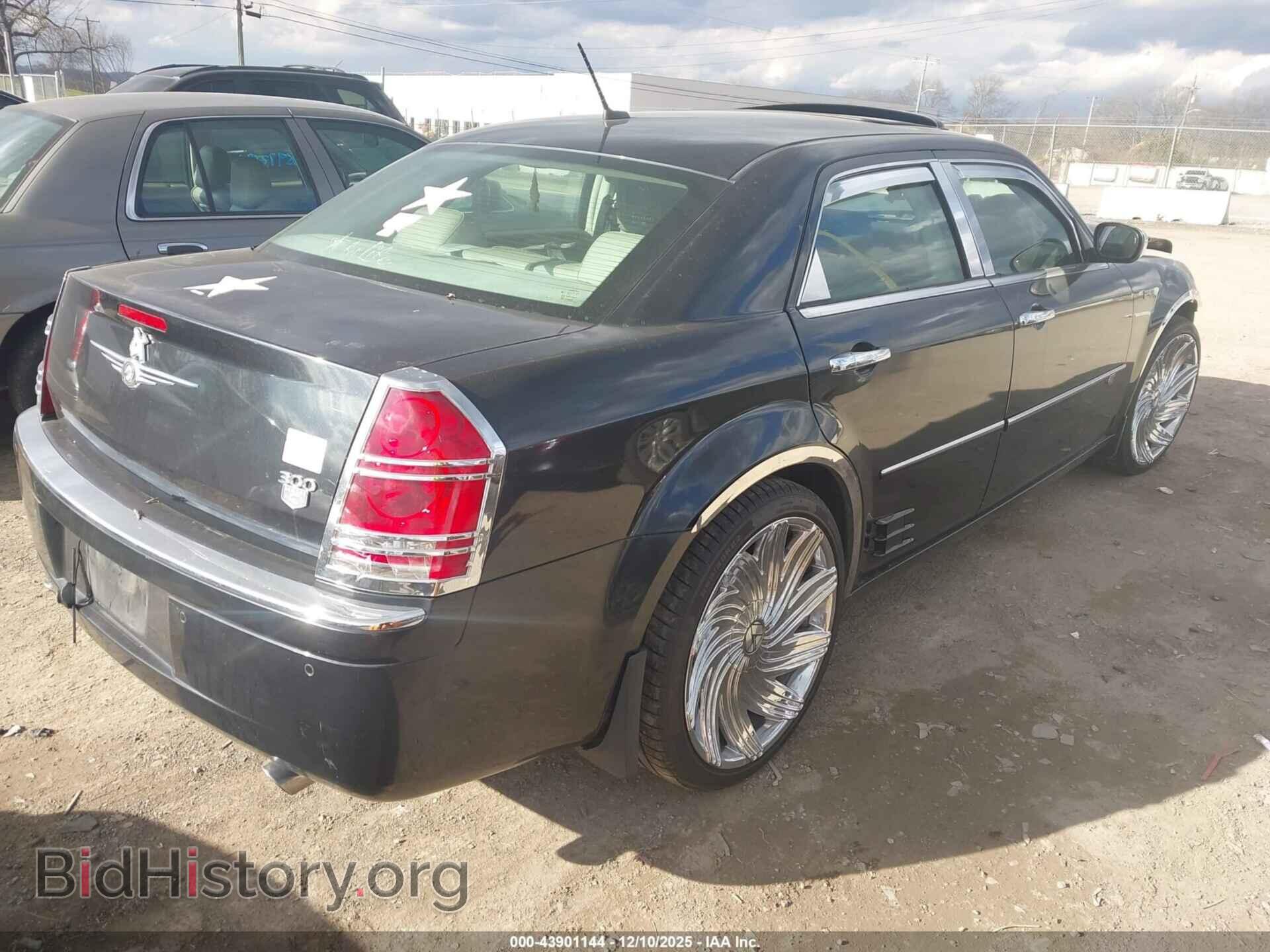 2008 CHRYSLER 300C - VIN: 2C3LA63H68H220558 - Фото 4