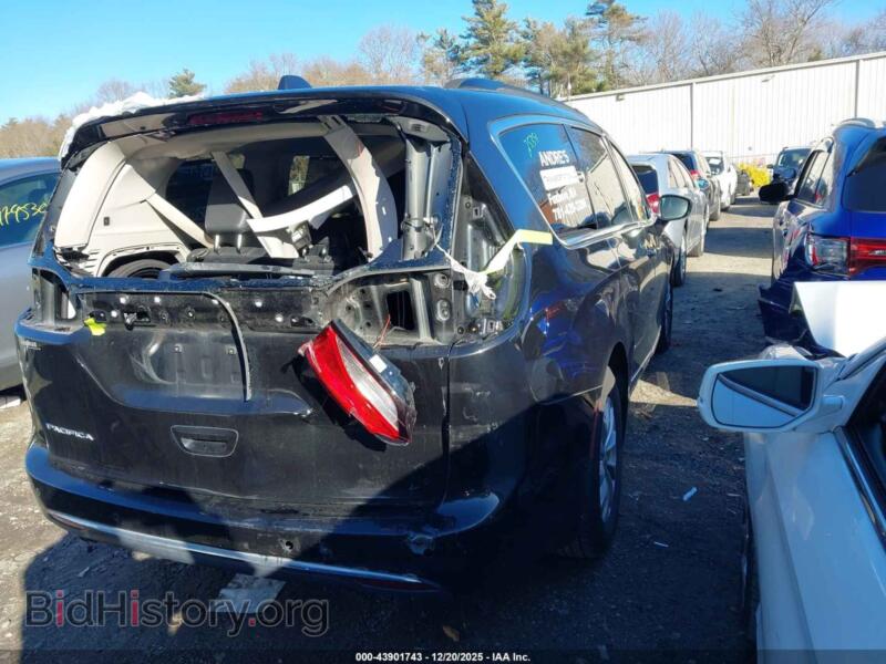 2017 Chrysler PACIFICA (VIN 2C4RC1BG7HR712294) — photo 4 of 17