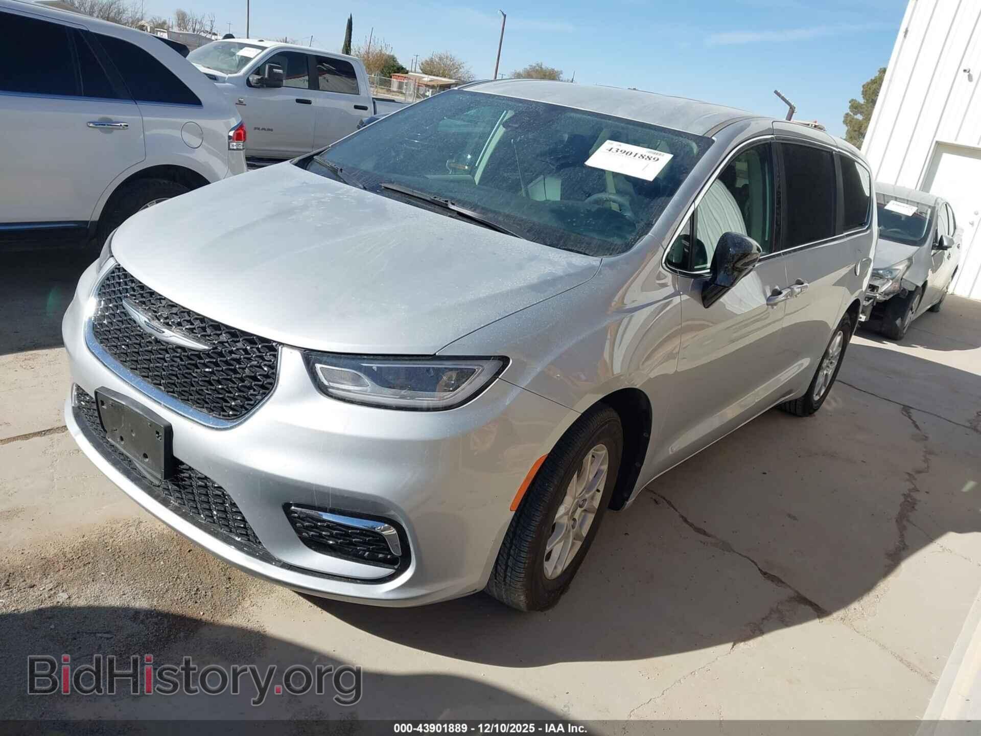 2024 CHRYSLER PACIFICA - VIN: 2C4RC1BG4RR172517 - Фото 2