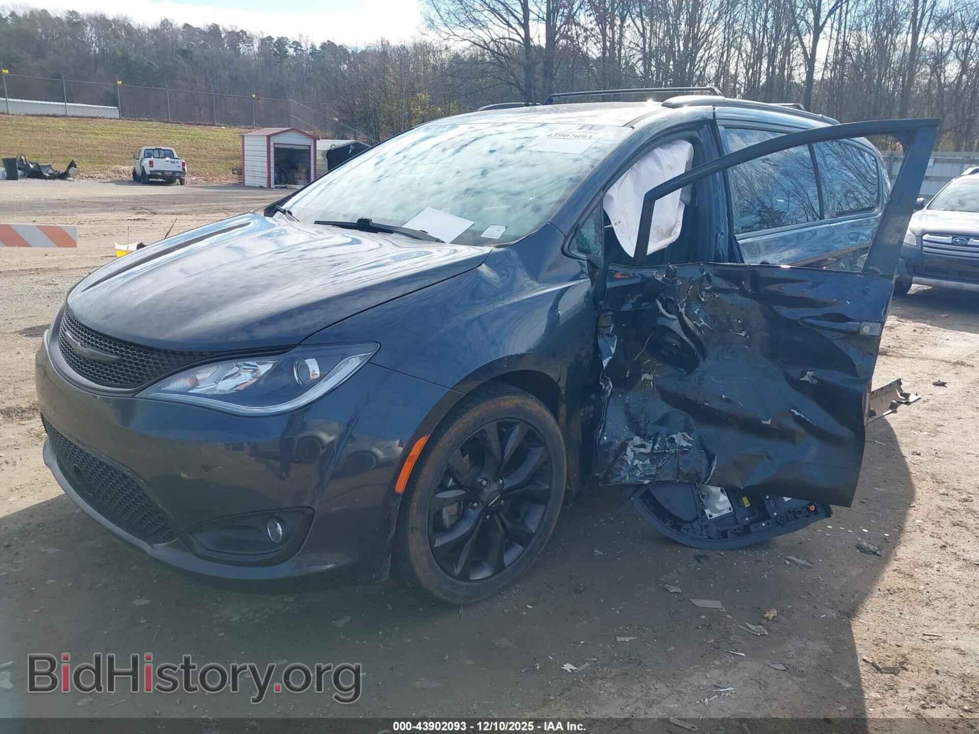 2019 CHRYSLER PACIFICA - VIN: 2C4RC1EG3KR590181 - Фото 2