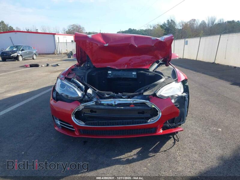 2013 Tesla MODEL S (VIN 5YJSA1CP9DFP16407) — фото 13 из 20