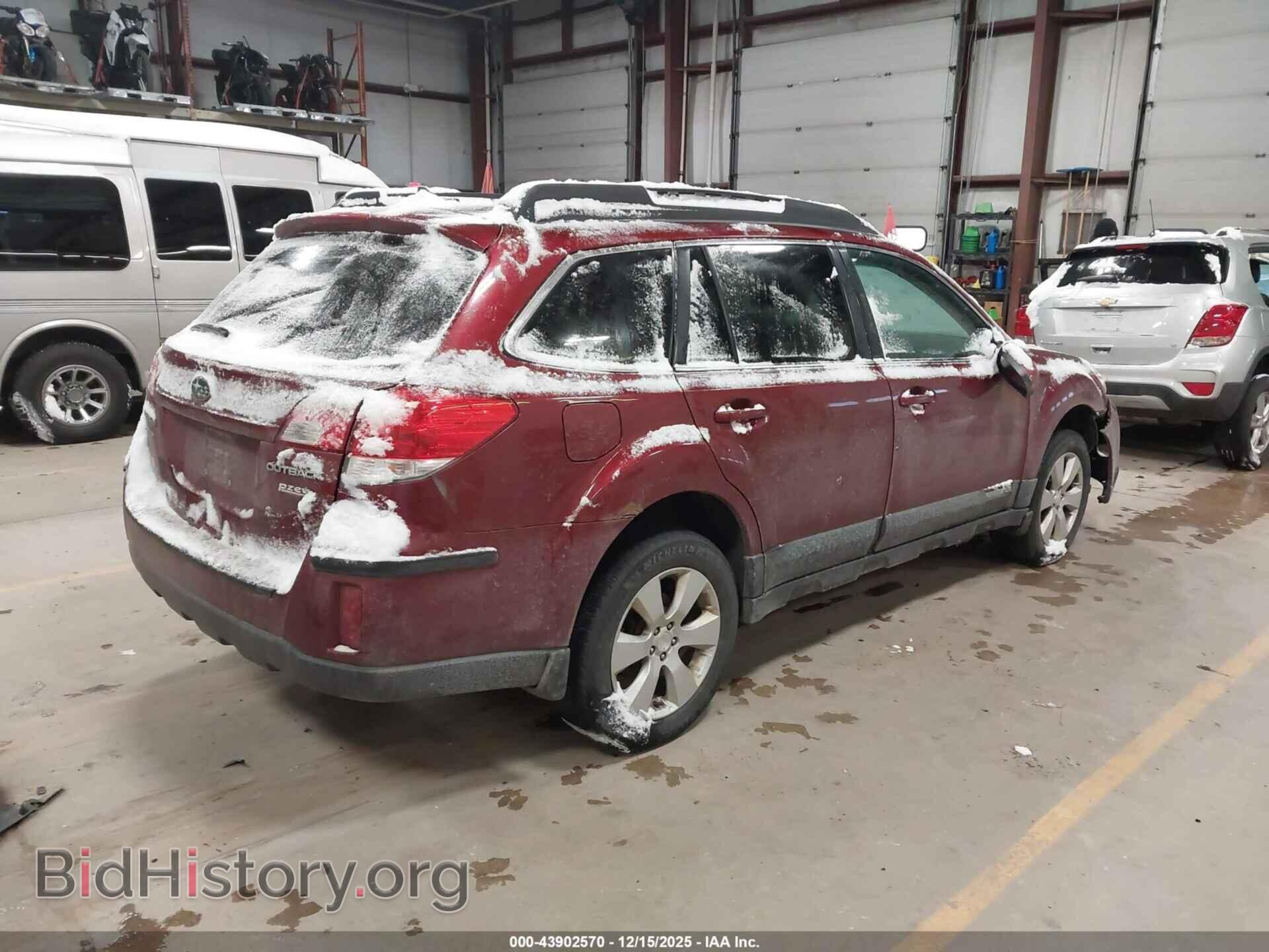 2011 SUBARU OUTBACK - VIN: 4S4BRBLC0B3356106 - Фото 4