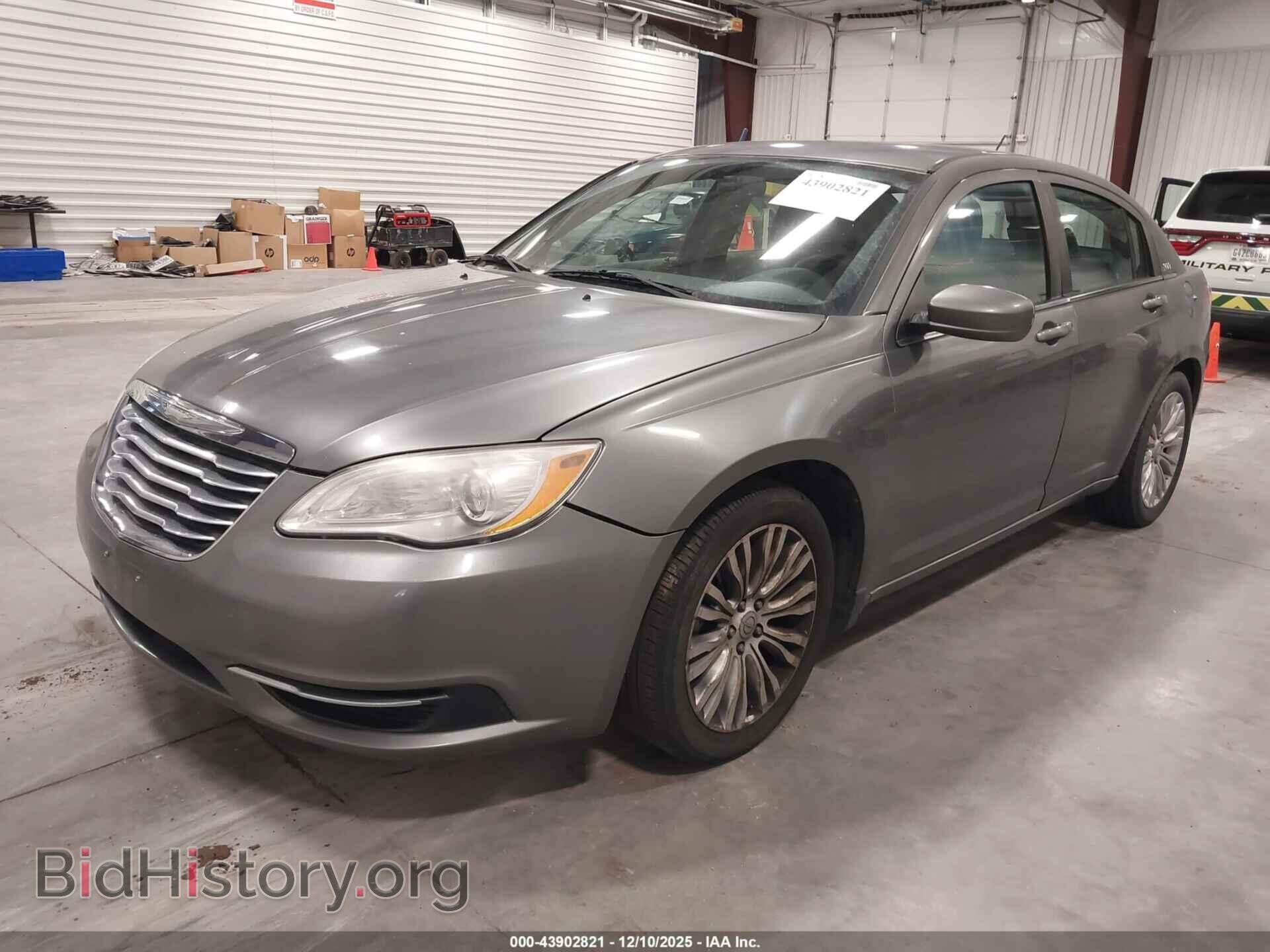 2012 CHRYSLER 200 - VIN: 1C3CCBAB2CN155368 - Фото 2