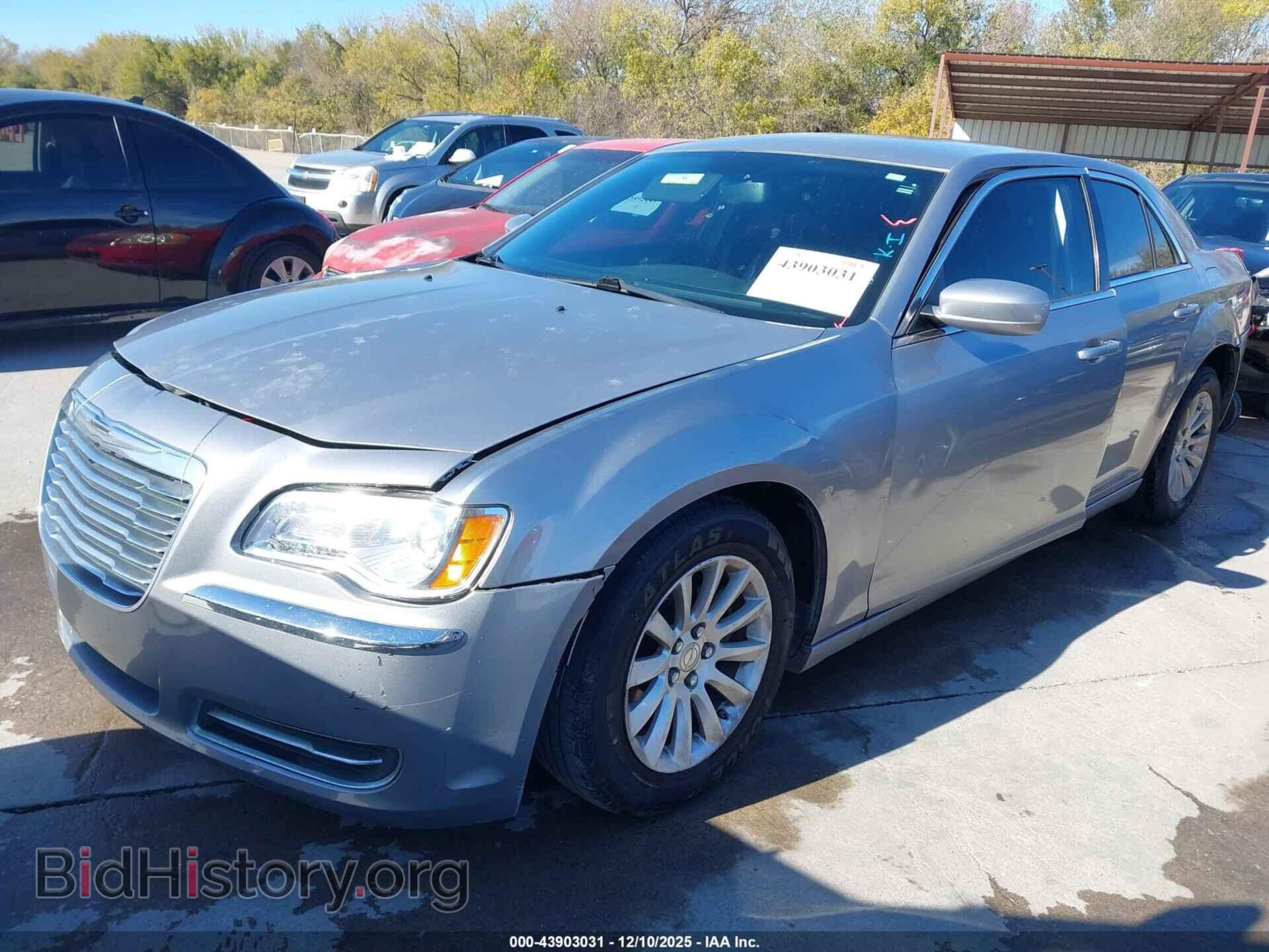 2013 CHRYSLER 300 - VIN: 2C3CCAAG2DH595297 - Фото 2