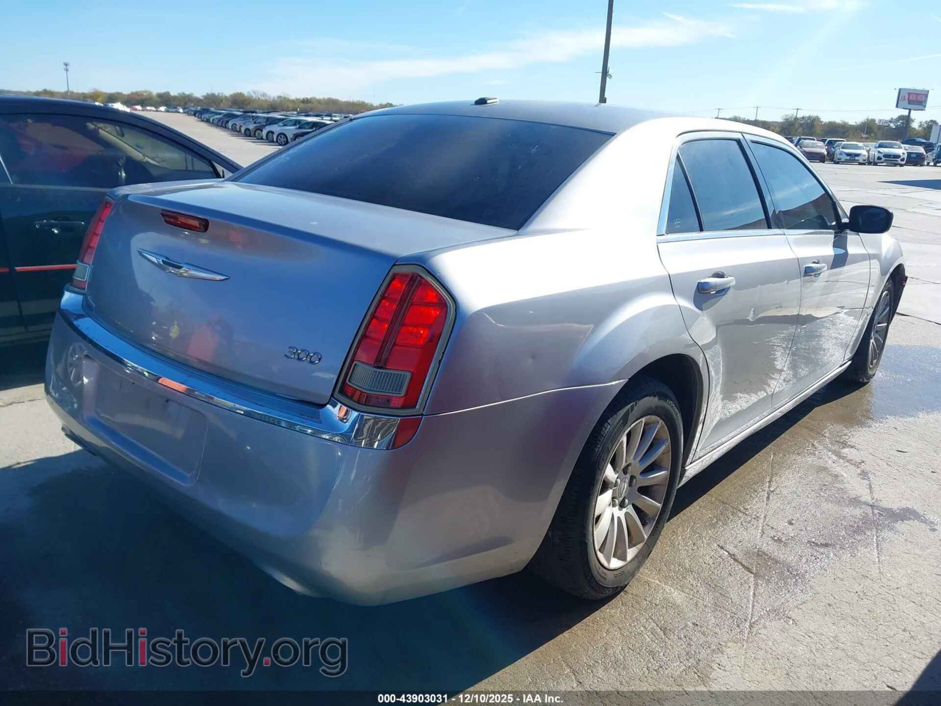 2013 CHRYSLER 300 - VIN: 2C3CCAAG2DH595297 - Фото 4