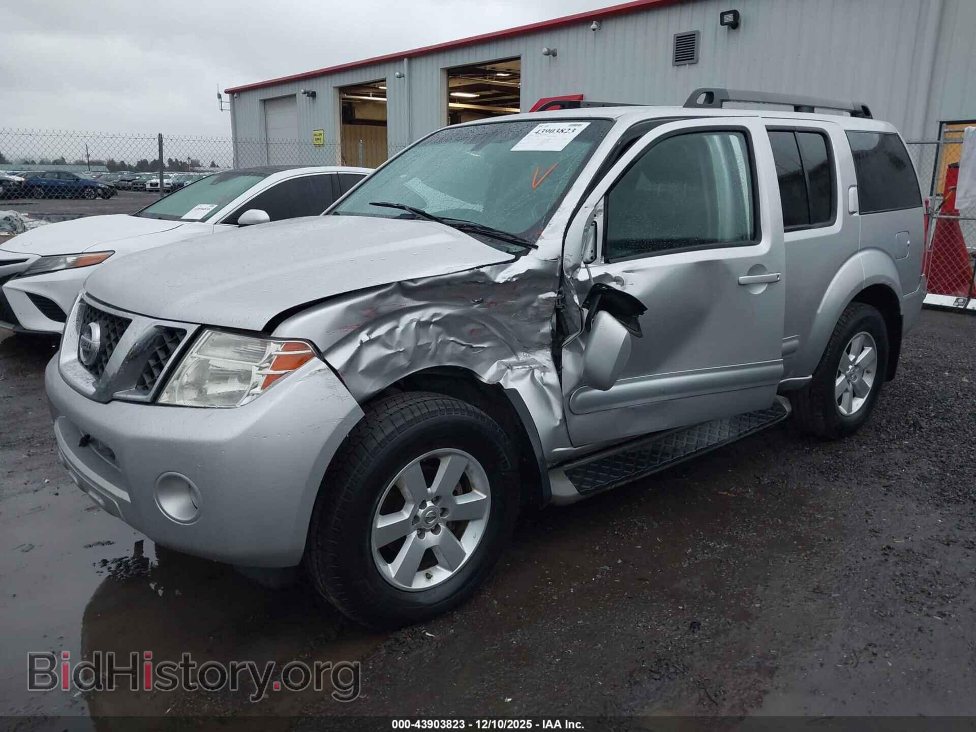2011 NISSAN PATHFINDER - VIN: 5N1AR1NB6BC600738 - Фото 2