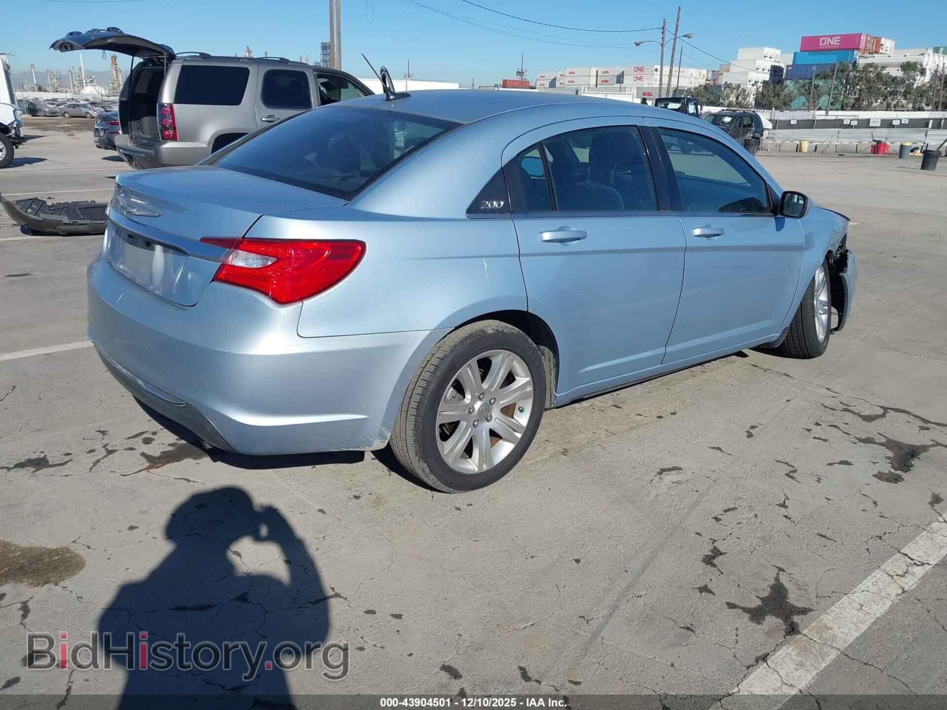 2013 CHRYSLER 200 - VIN: 1C3CCBAB7DN647850 - Фото 4