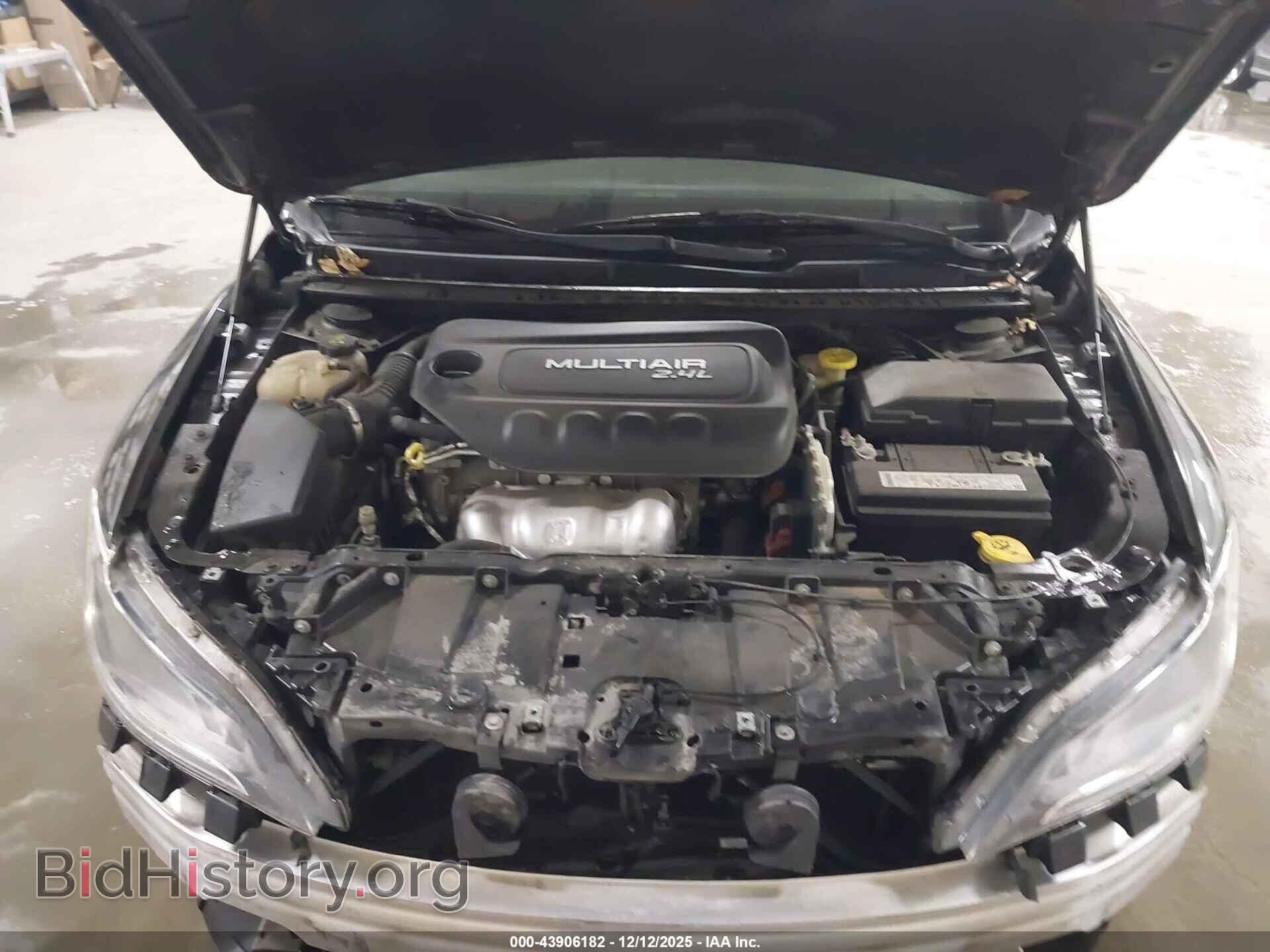 2016 CHRYSLER 200 - VIN: 1C3CCCAB2GN167080 - Фото 10