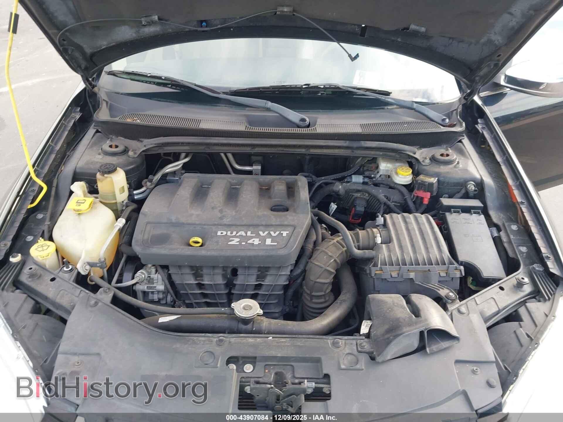 2012 CHRYSLER 200 - VIN: 1C3CCBCBXCN176966 - Фото 10