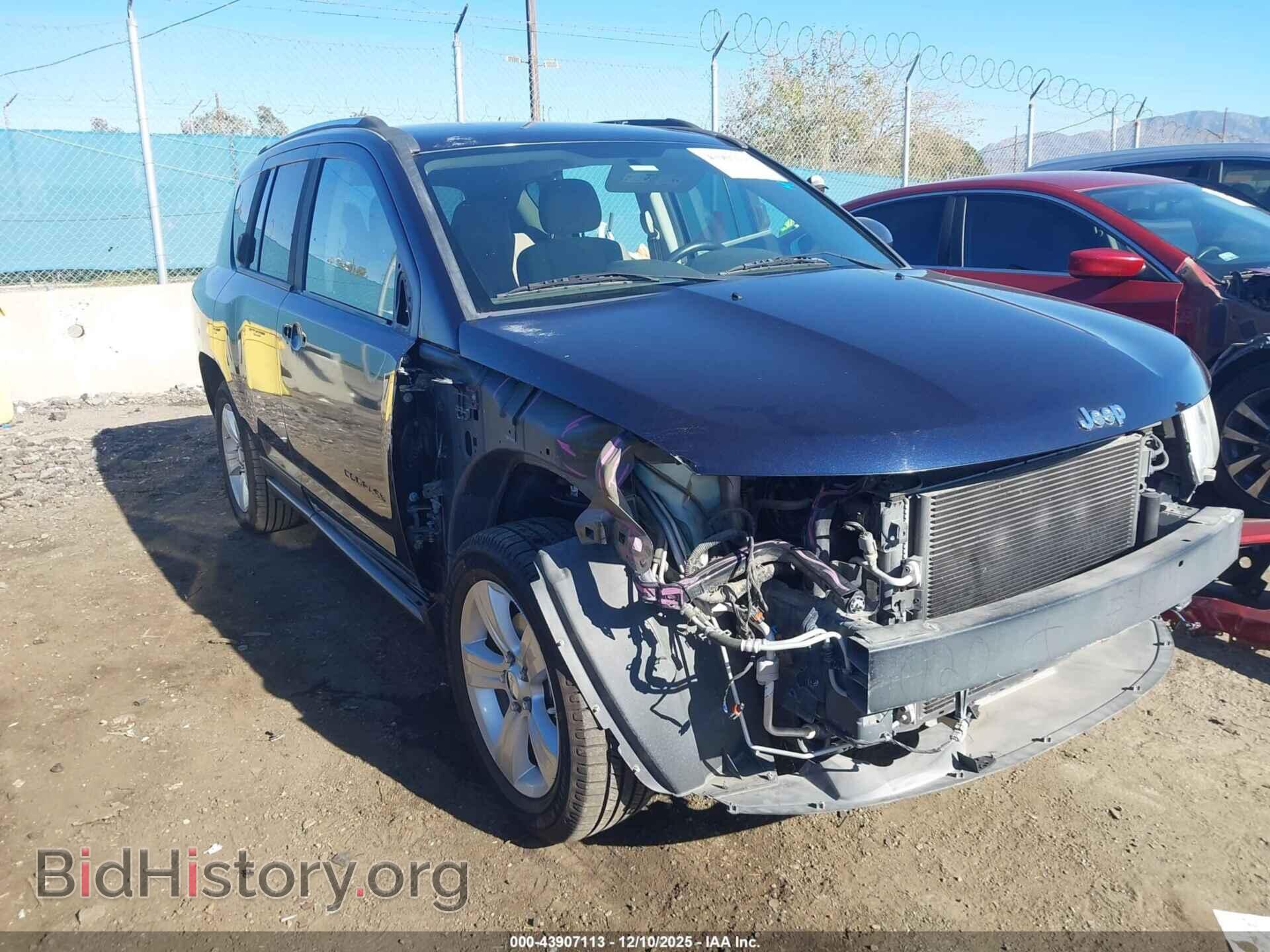Photo 1J4NT1FB5BD192131 - JEEP COMPASS 2011