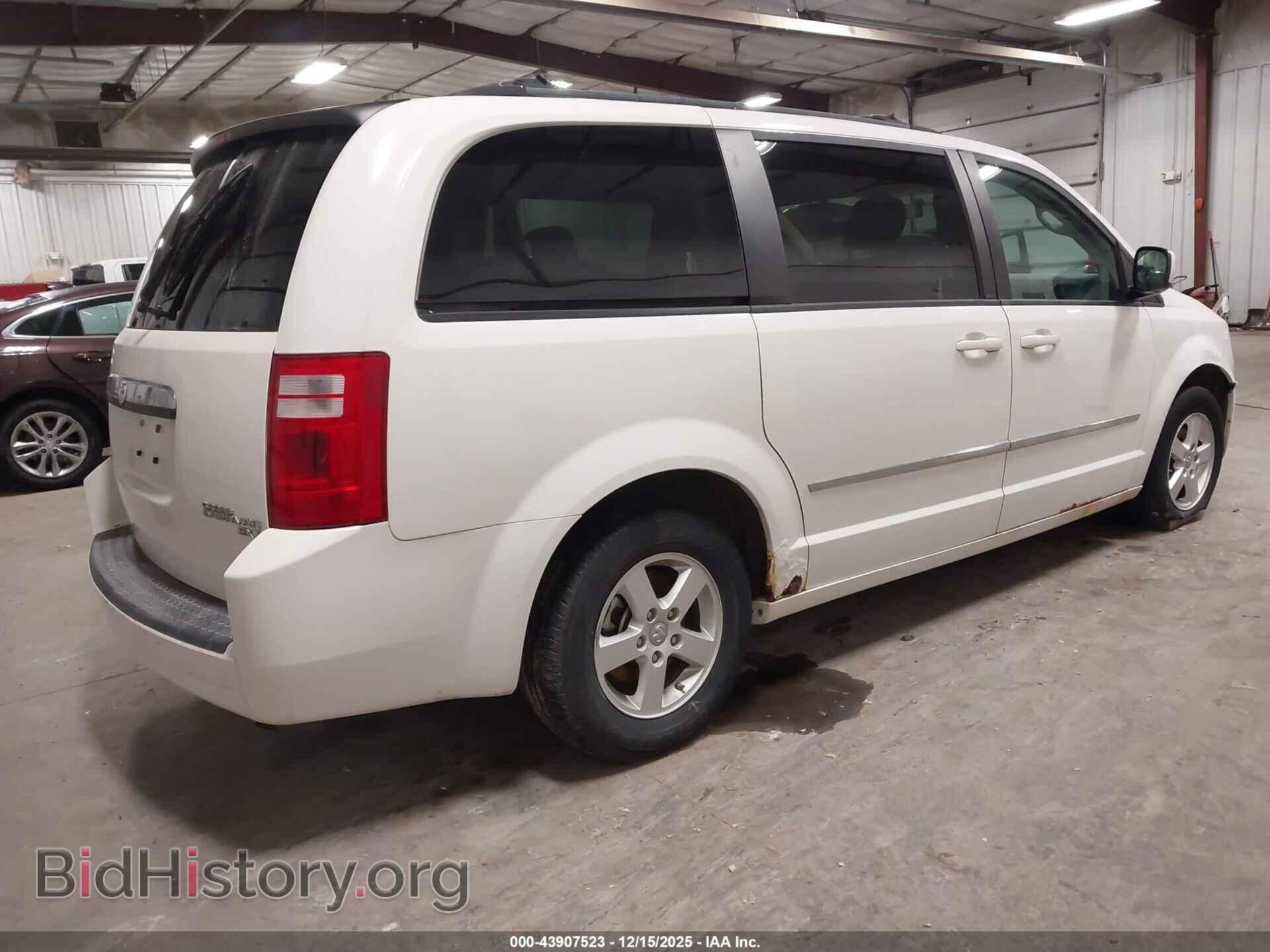 2010 DODGE GRAND CARAVAN - VIN: 2D4RN5D13AR215973 - Фото 4