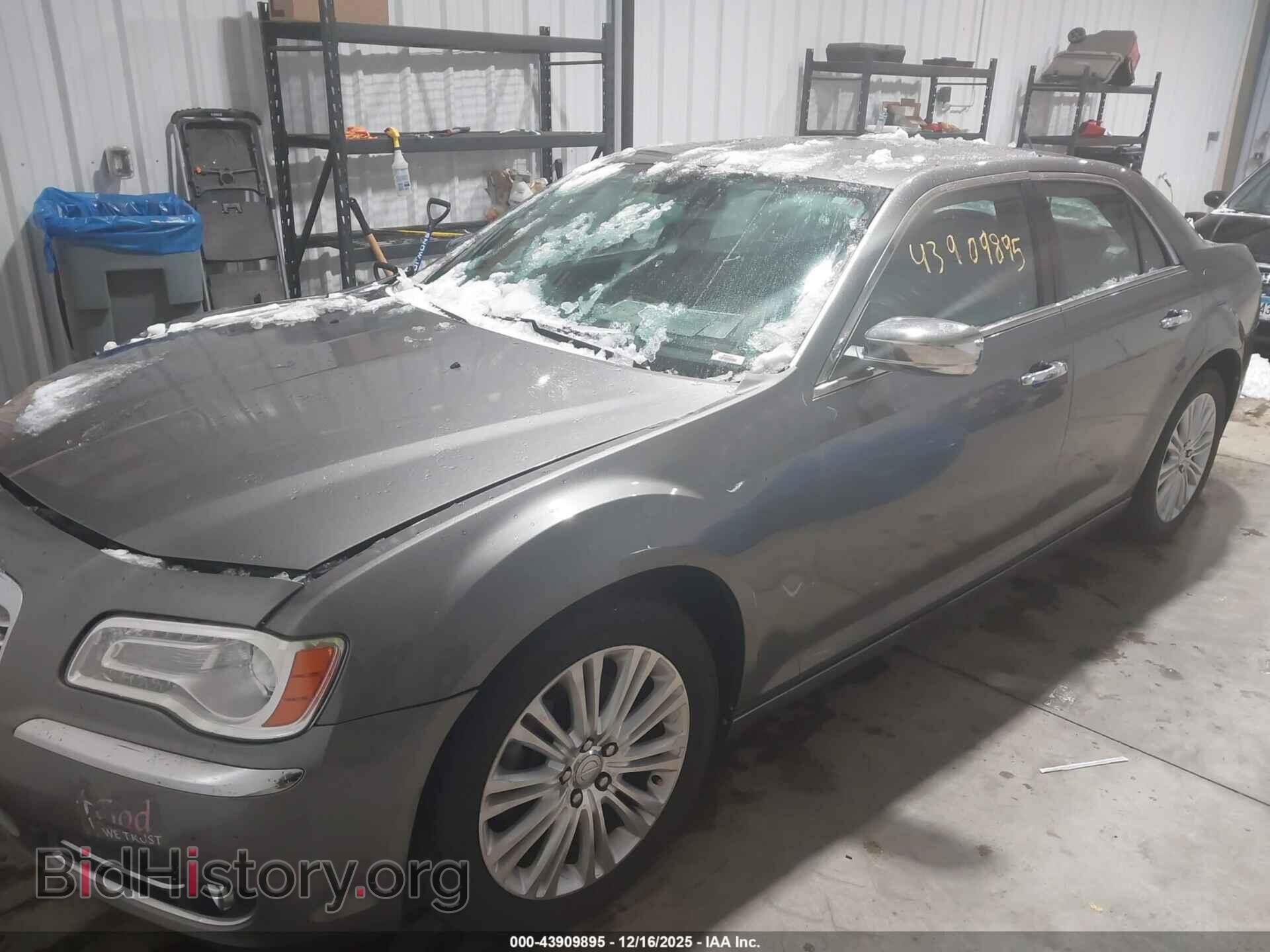 2012 CHRYSLER 300 - VIN: 2C3CCAHG1CH225379 - Фото 2