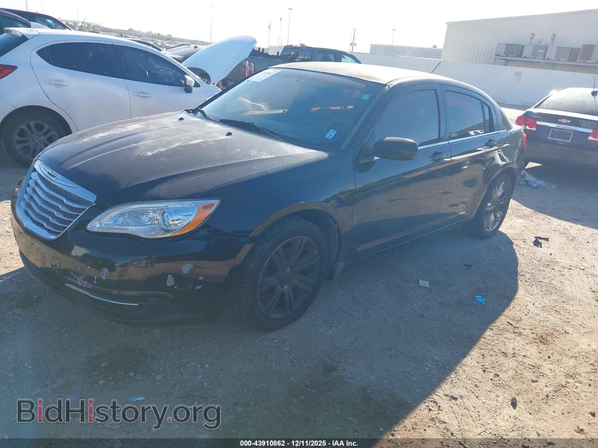 2013 CHRYSLER 200 - VIN: 1C3CCBAB0DN763696 - Фото 2