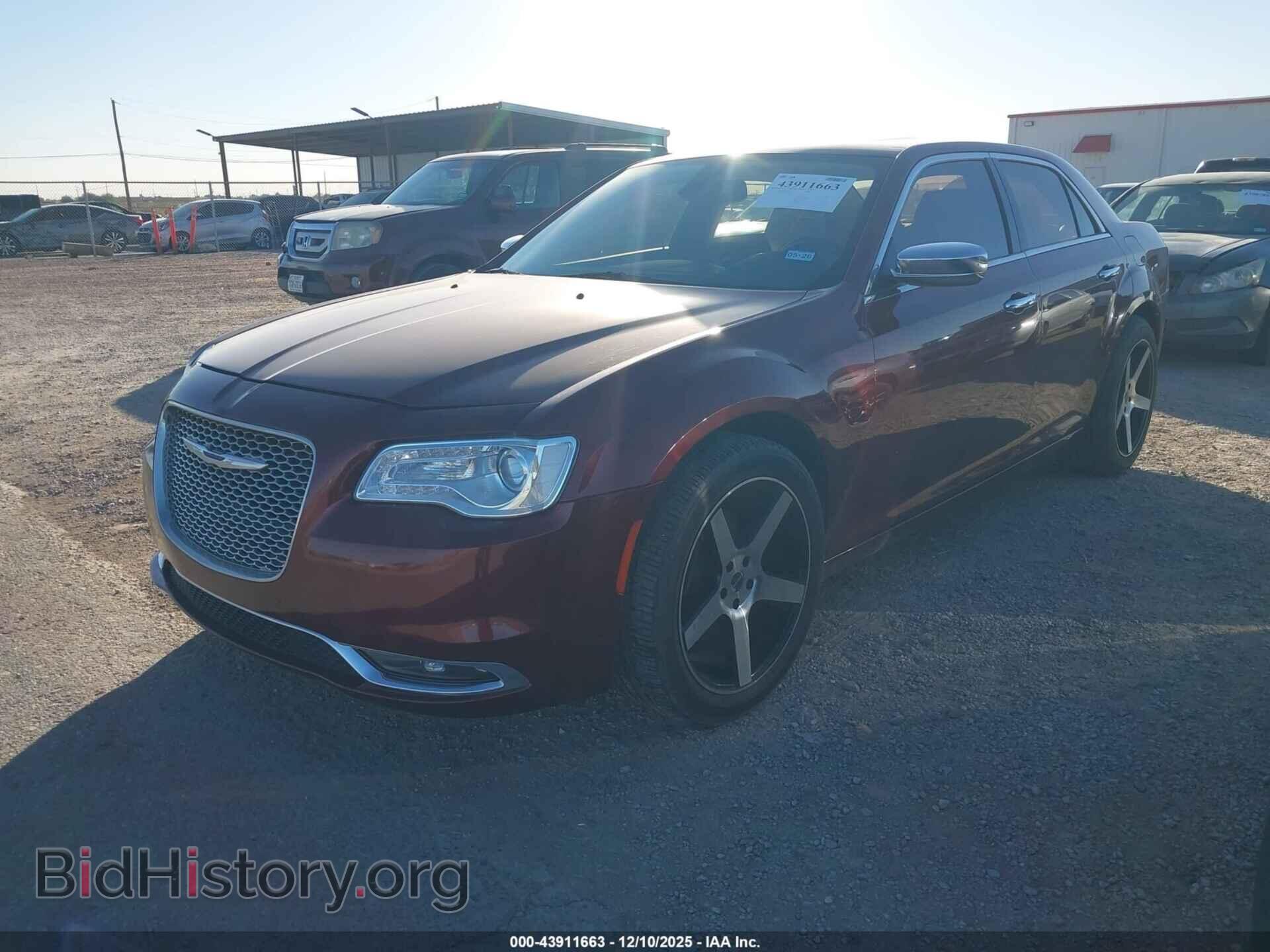 2017 CHRYSLER 300C - VIN: 2C3CCAKG2HH512410 - Фото 2