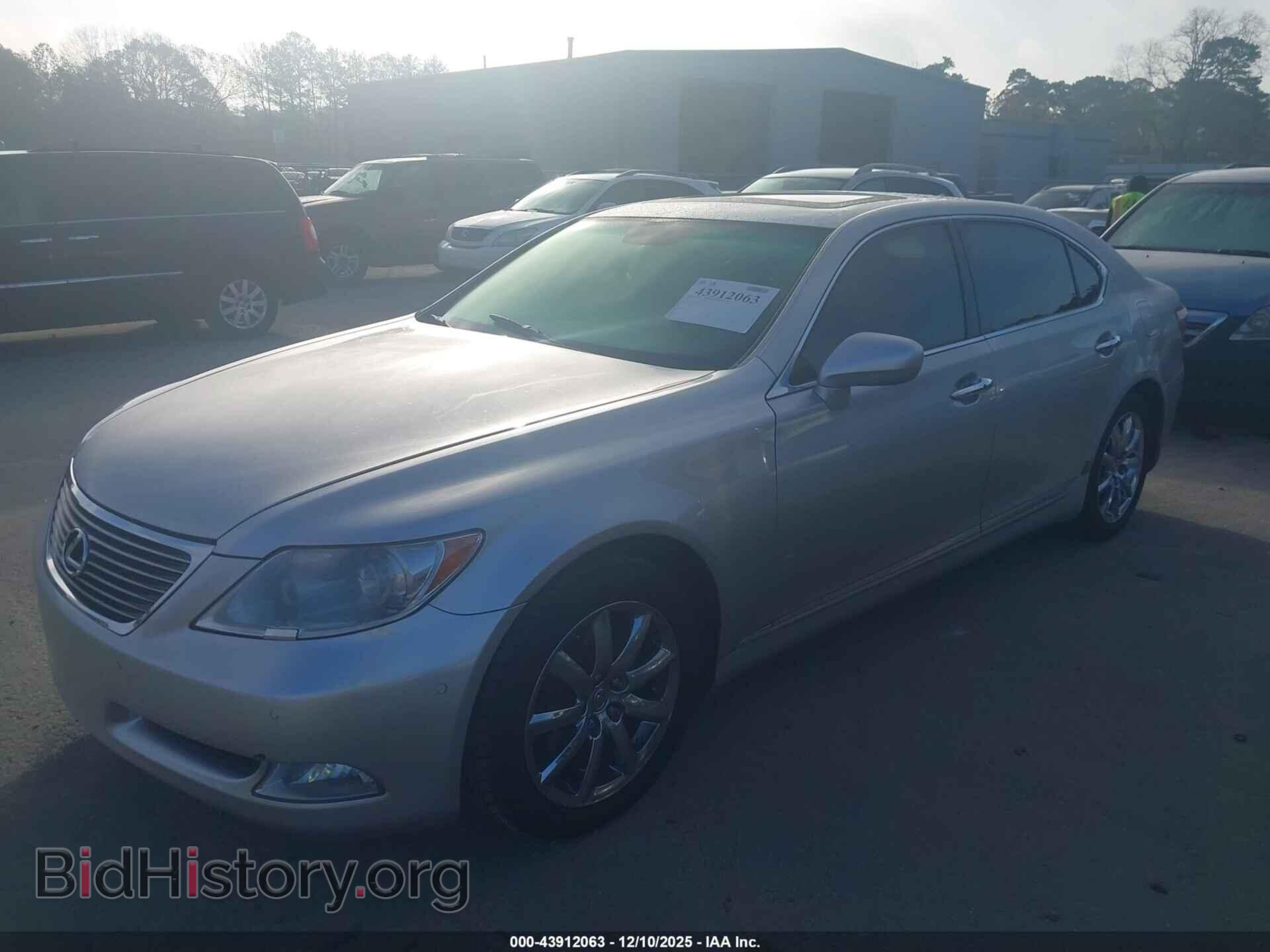 2007 LEXUS LS 460 - VIN: JTHGL46FX75014797 - Photo 2