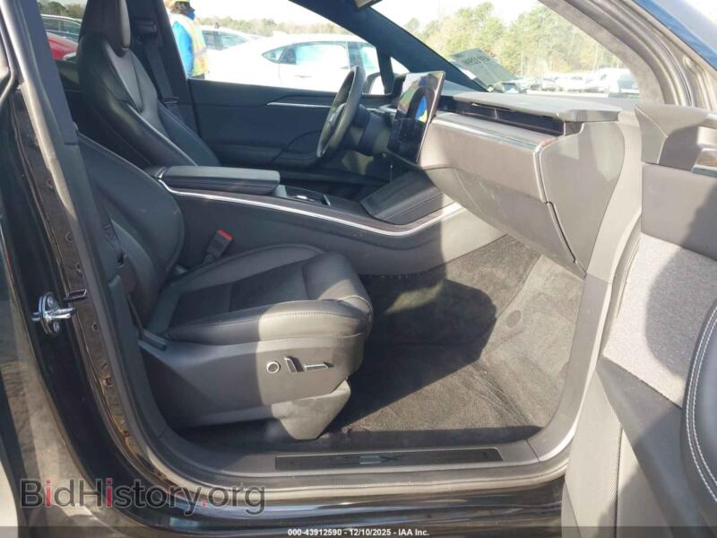 2024 Tesla MODEL X (VIN 7SAXCBE57RF436576) — фото 5 из 19