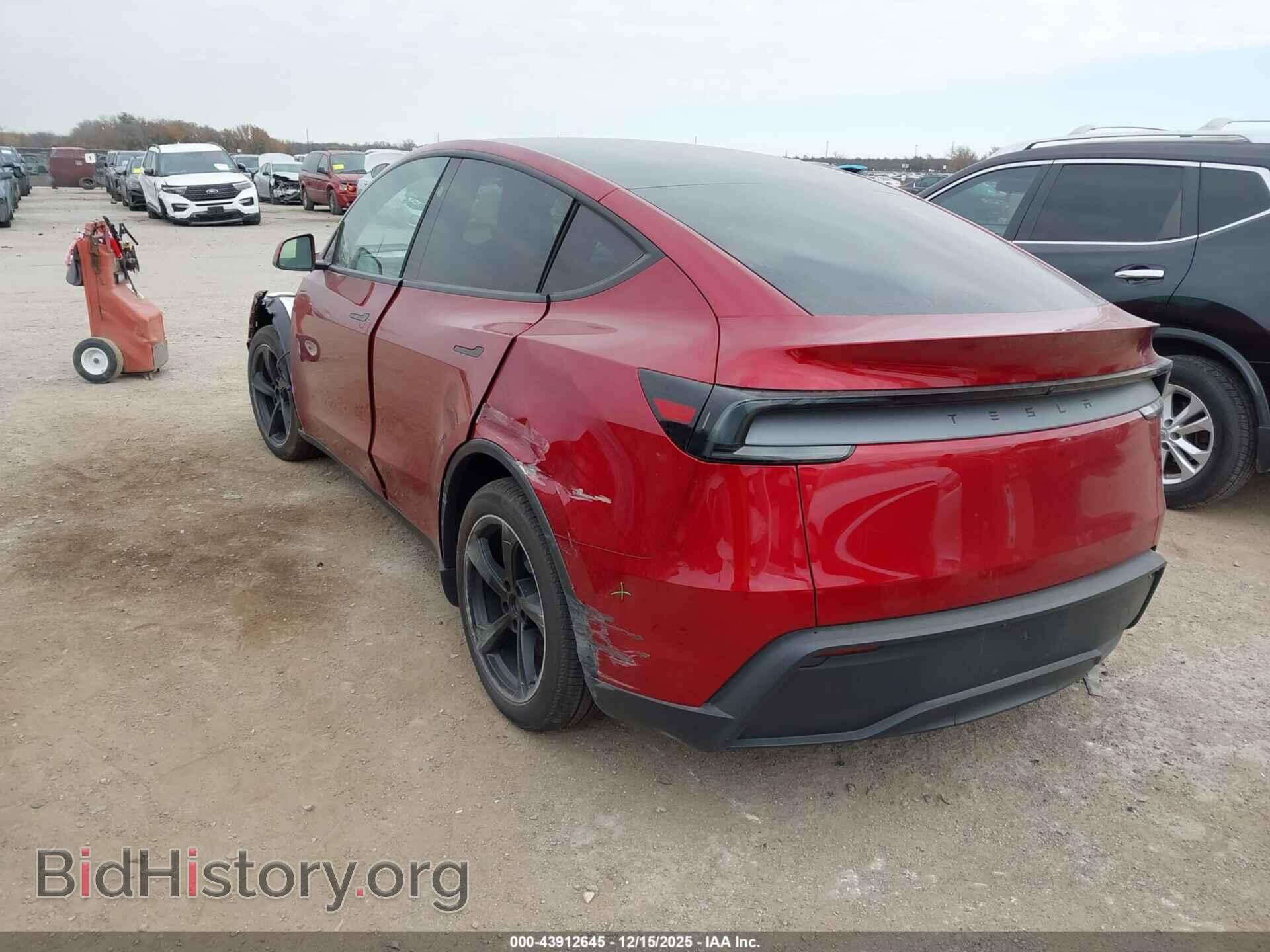 2026 TESLA MODEL Y - VIN: 7SAYGDED6TA582922 - Фото 3