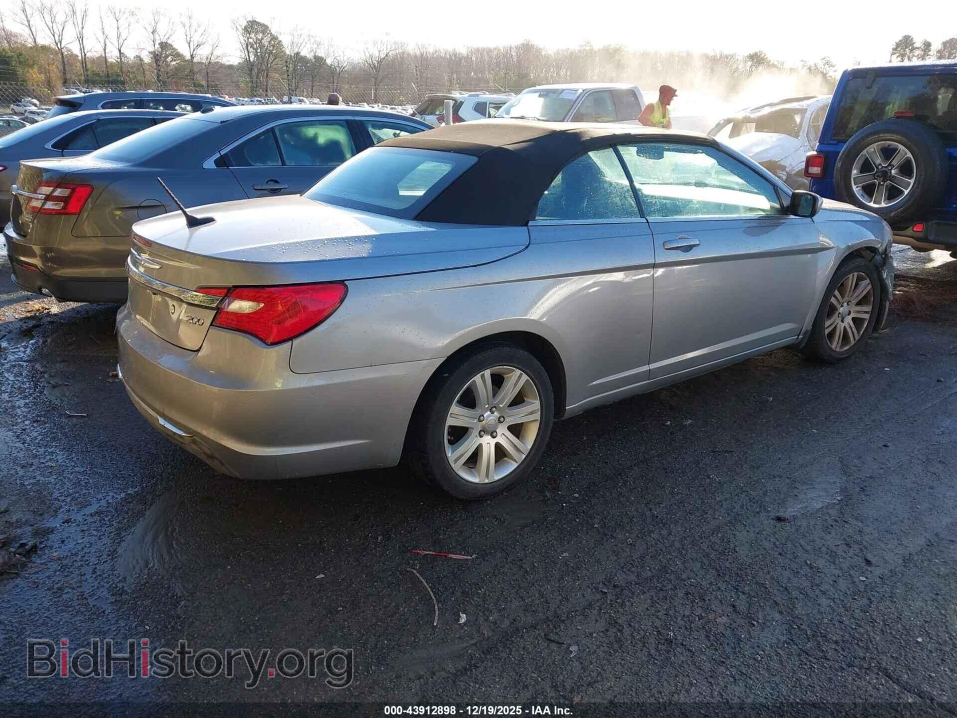 2013 CHRYSLER 200 - VIN: 1C3BCBEB7DN716381 - Photo 4