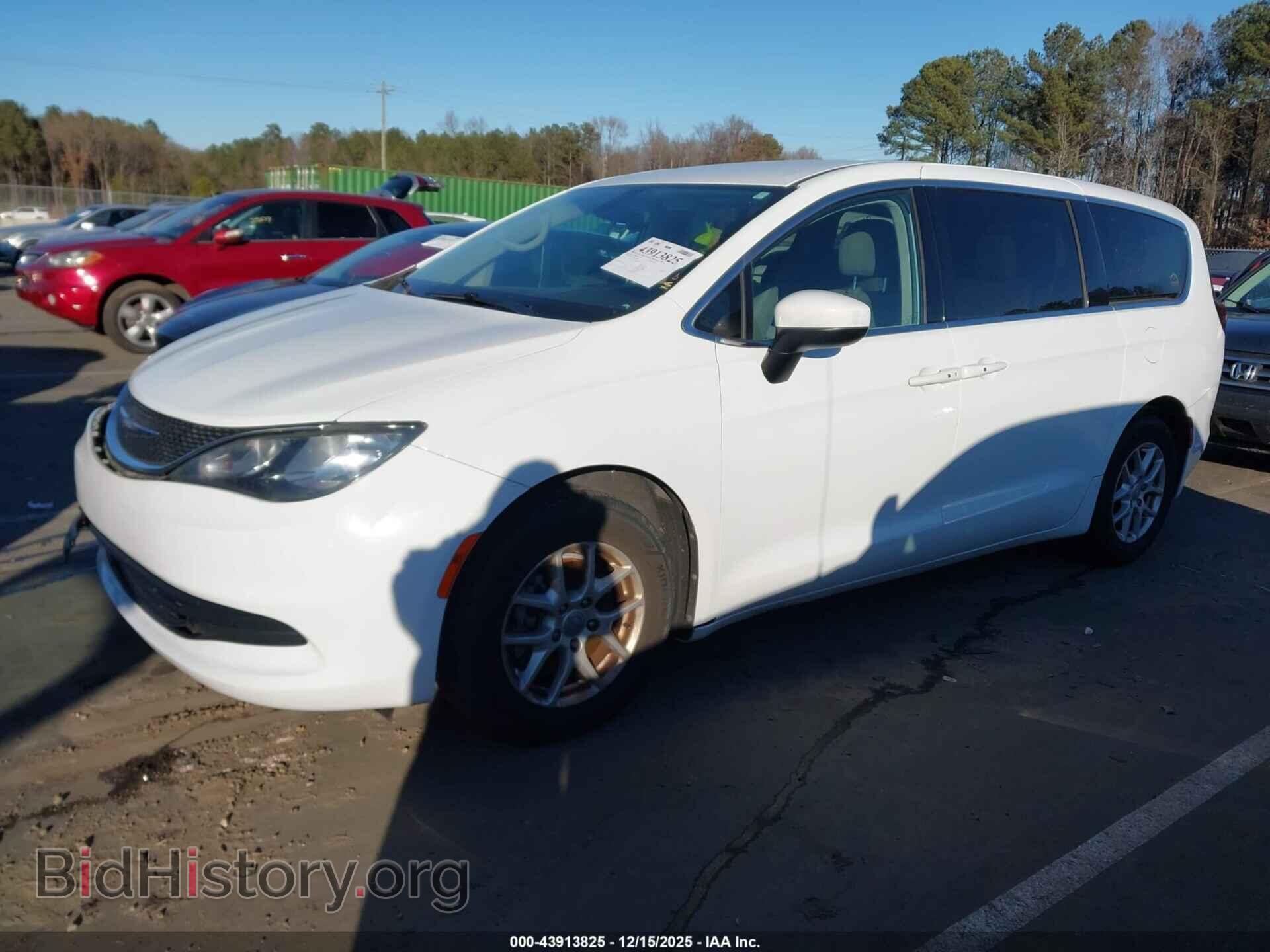 2017 CHRYSLER PACIFICA - VIN: 2C4RC1DGXHR759168 - Photo 2