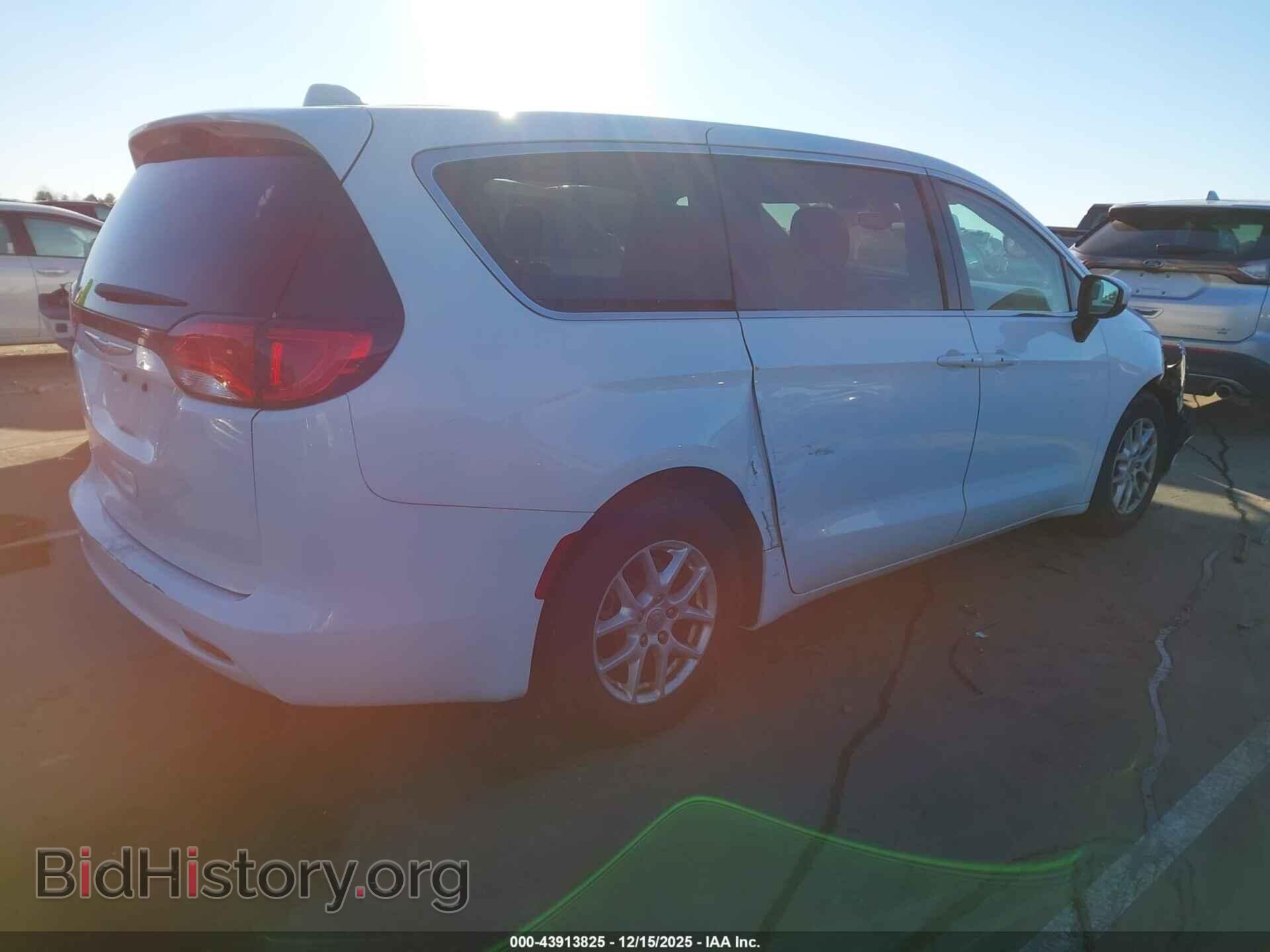 2017 CHRYSLER PACIFICA - VIN: 2C4RC1DGXHR759168 - Photo 4