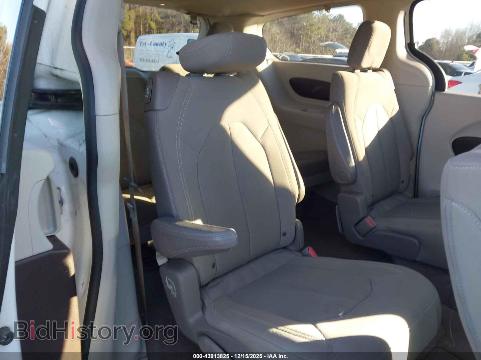 2017 CHRYSLER PACIFICA - VIN: 2C4RC1DGXHR759168 - Photo 8